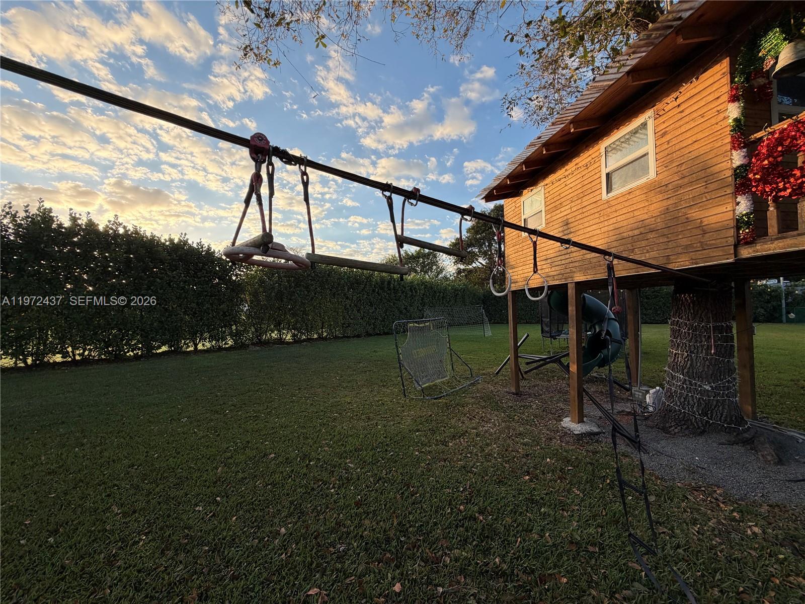 LIVE OAKS - Residential