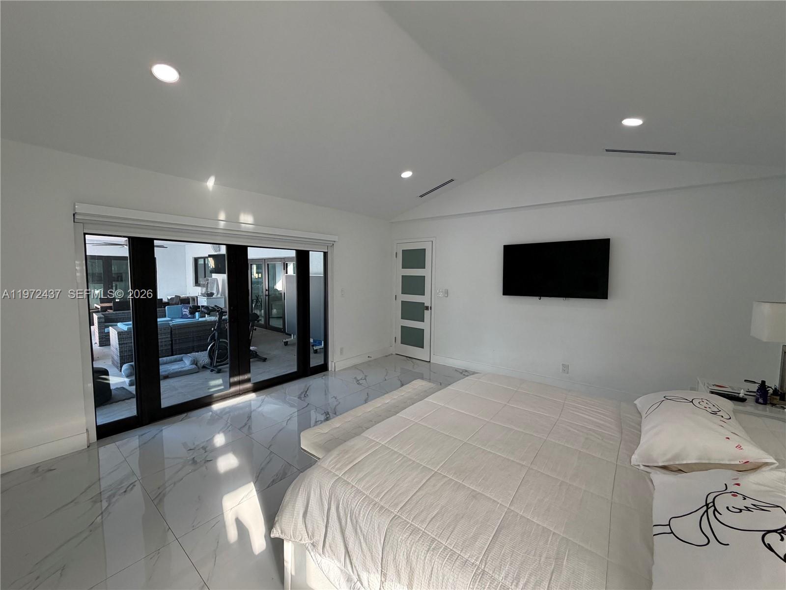 LIVE OAKS - Residential