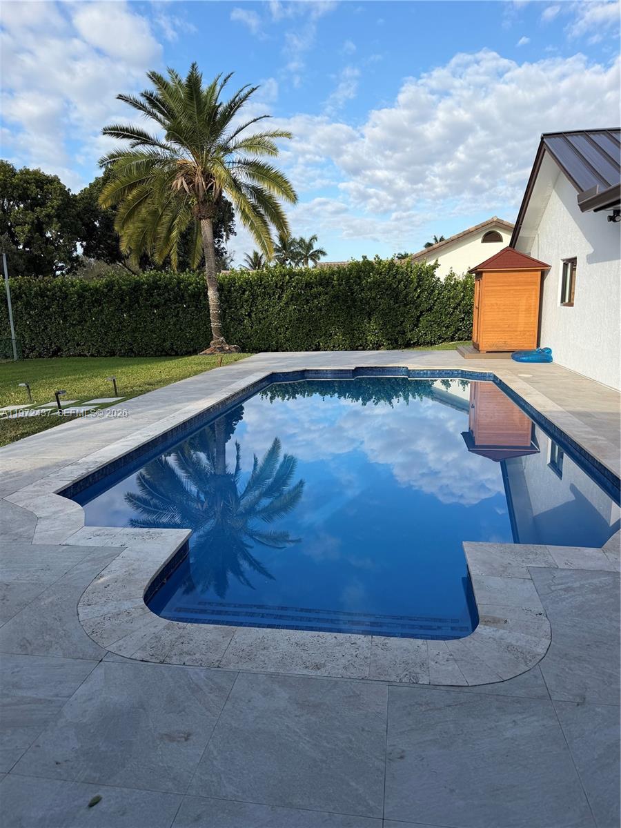 LIVE OAKS - Residential