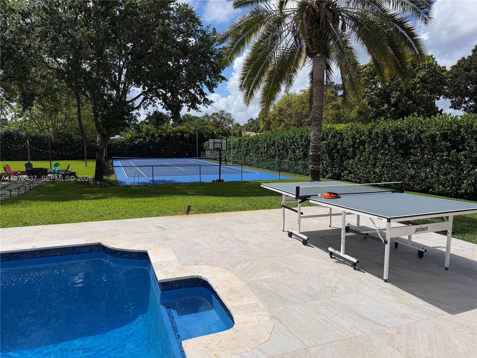 LIVE OAKS - Residential