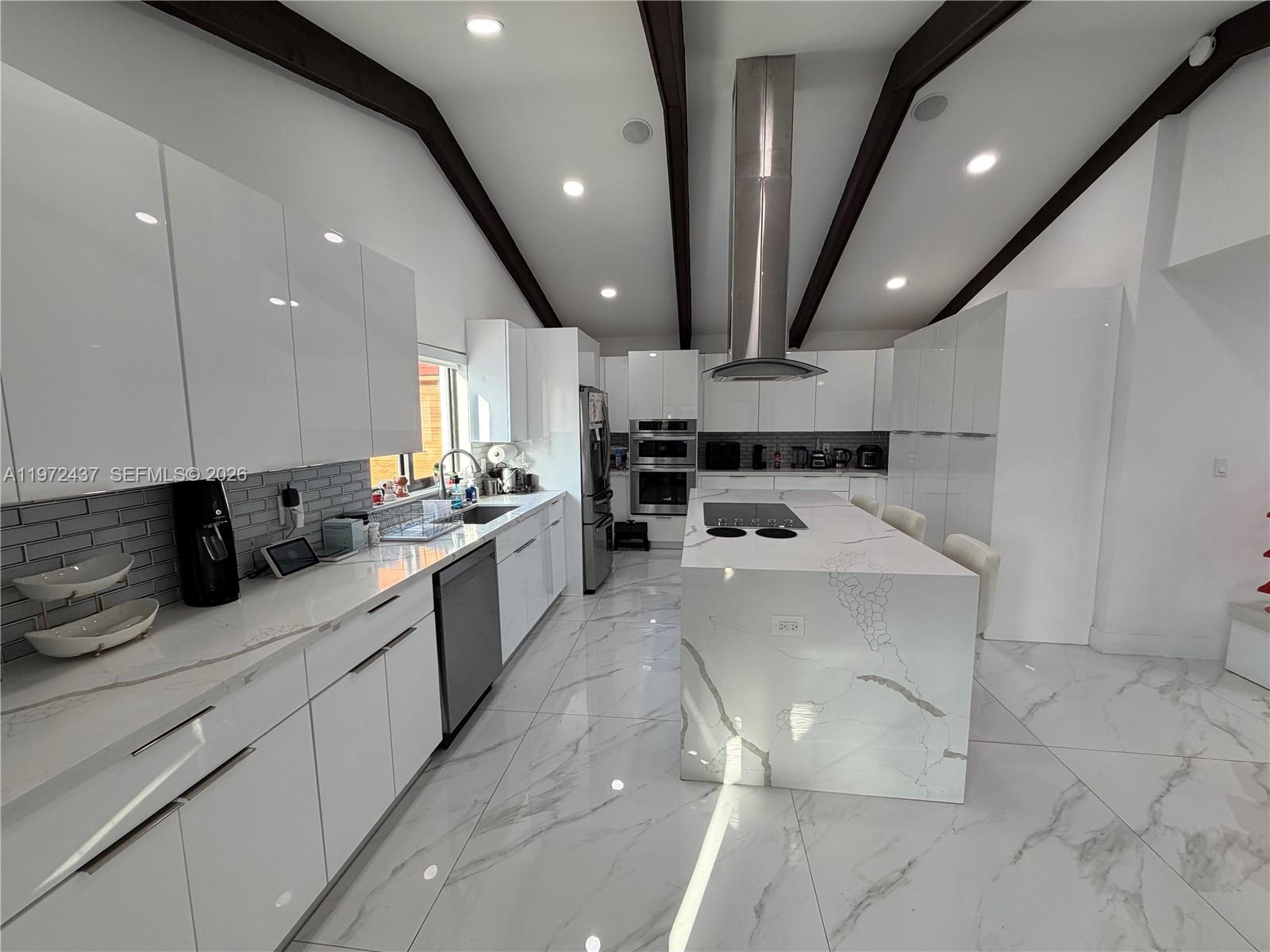 LIVE OAKS - Residential