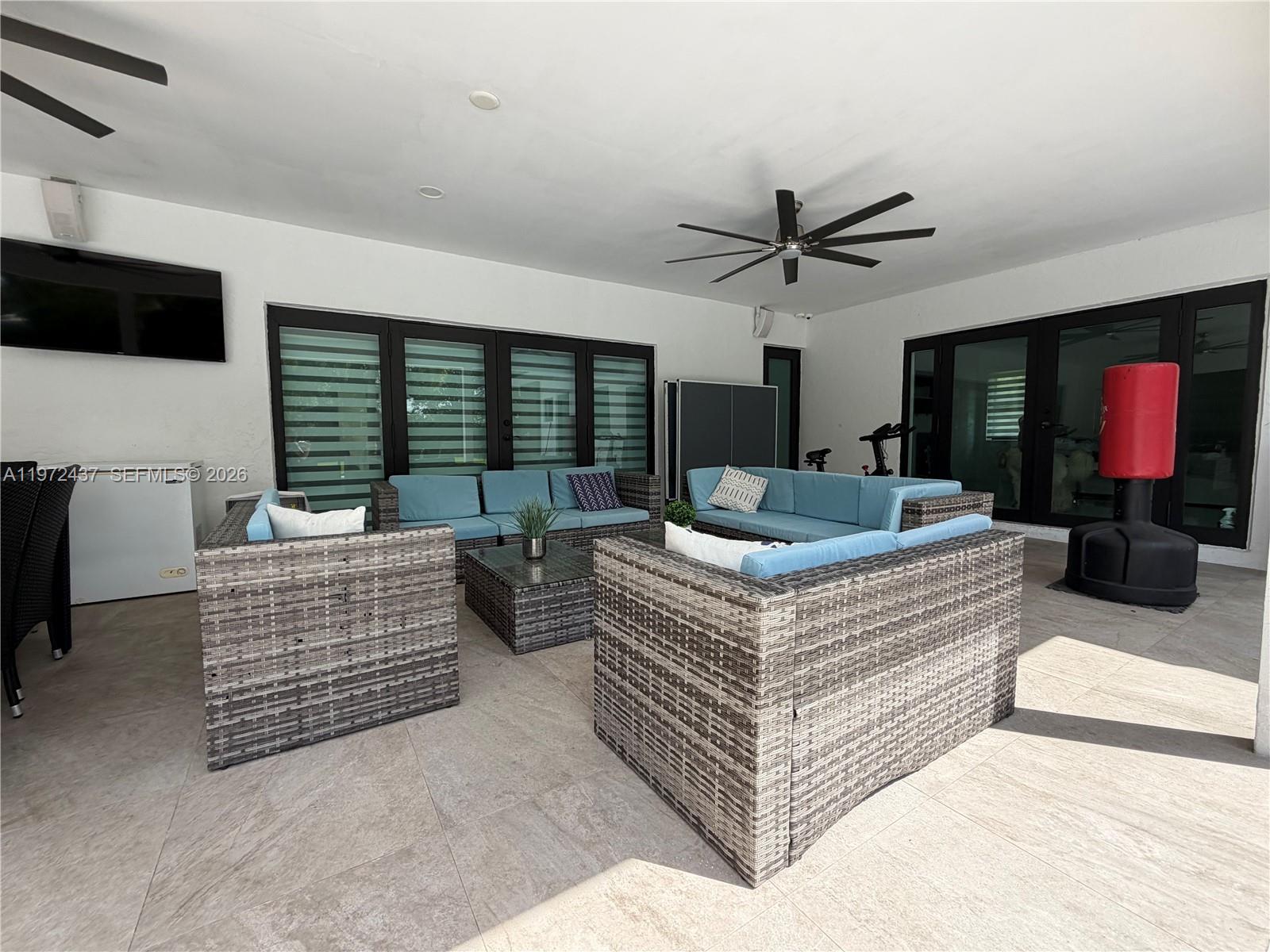 LIVE OAKS - Residential