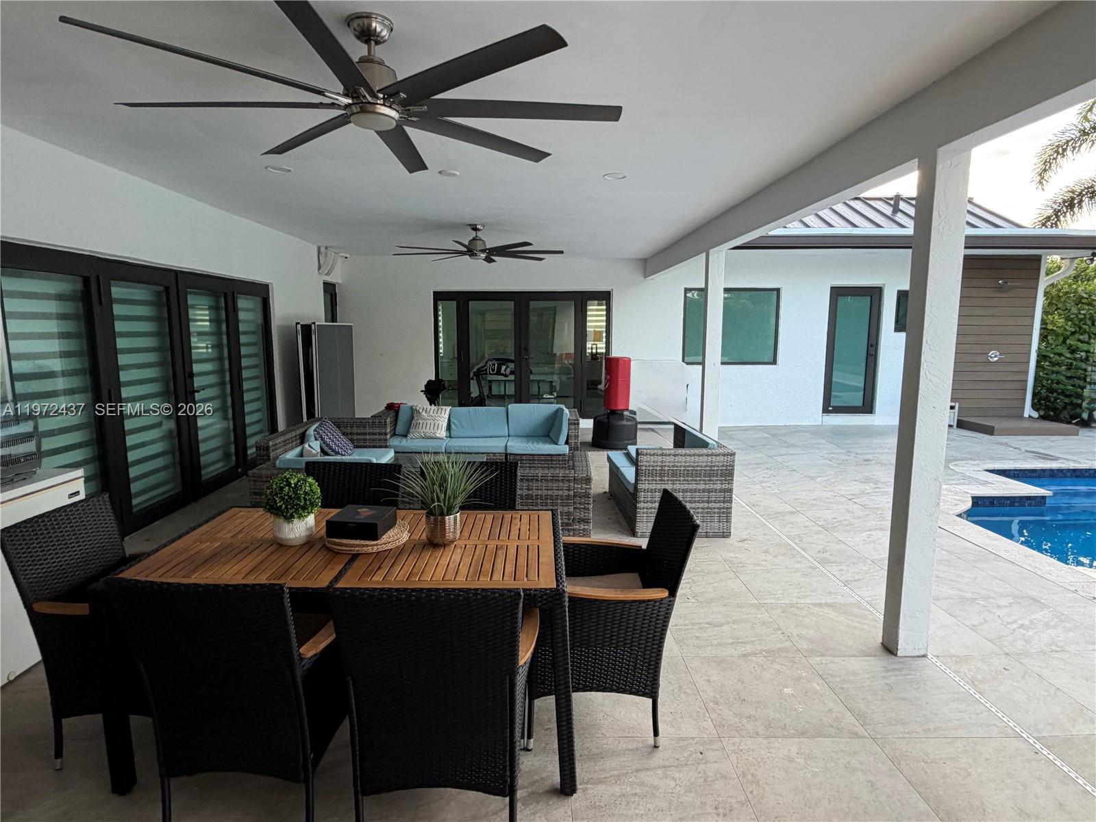 LIVE OAKS - Residential