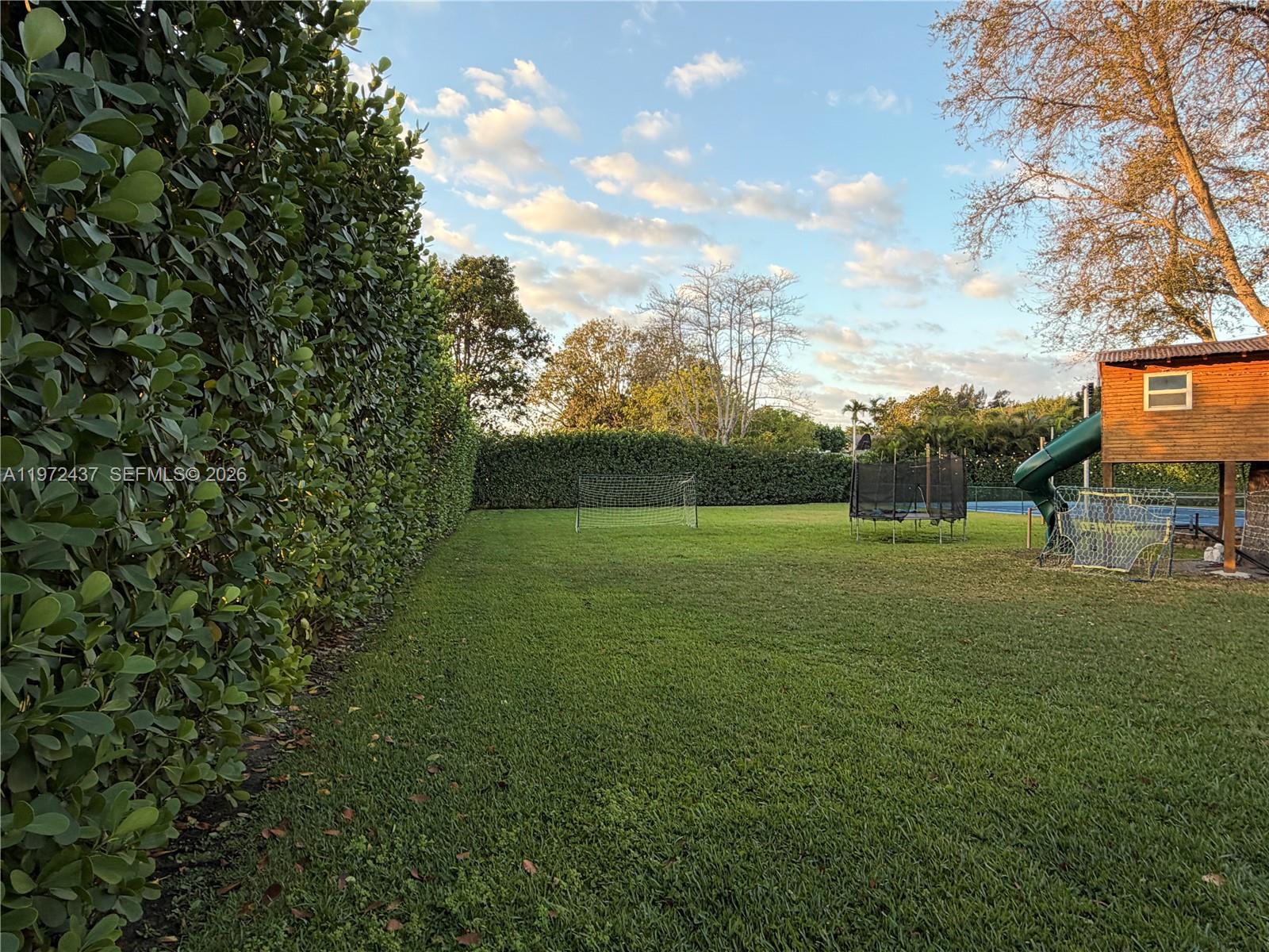 LIVE OAKS - Residential