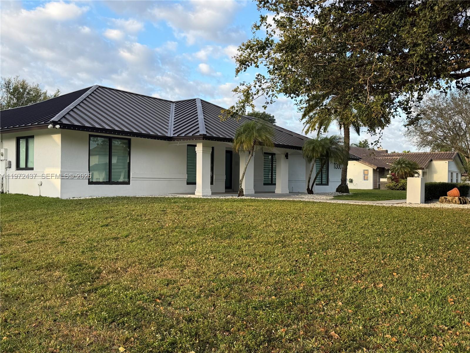 LIVE OAKS - Residential