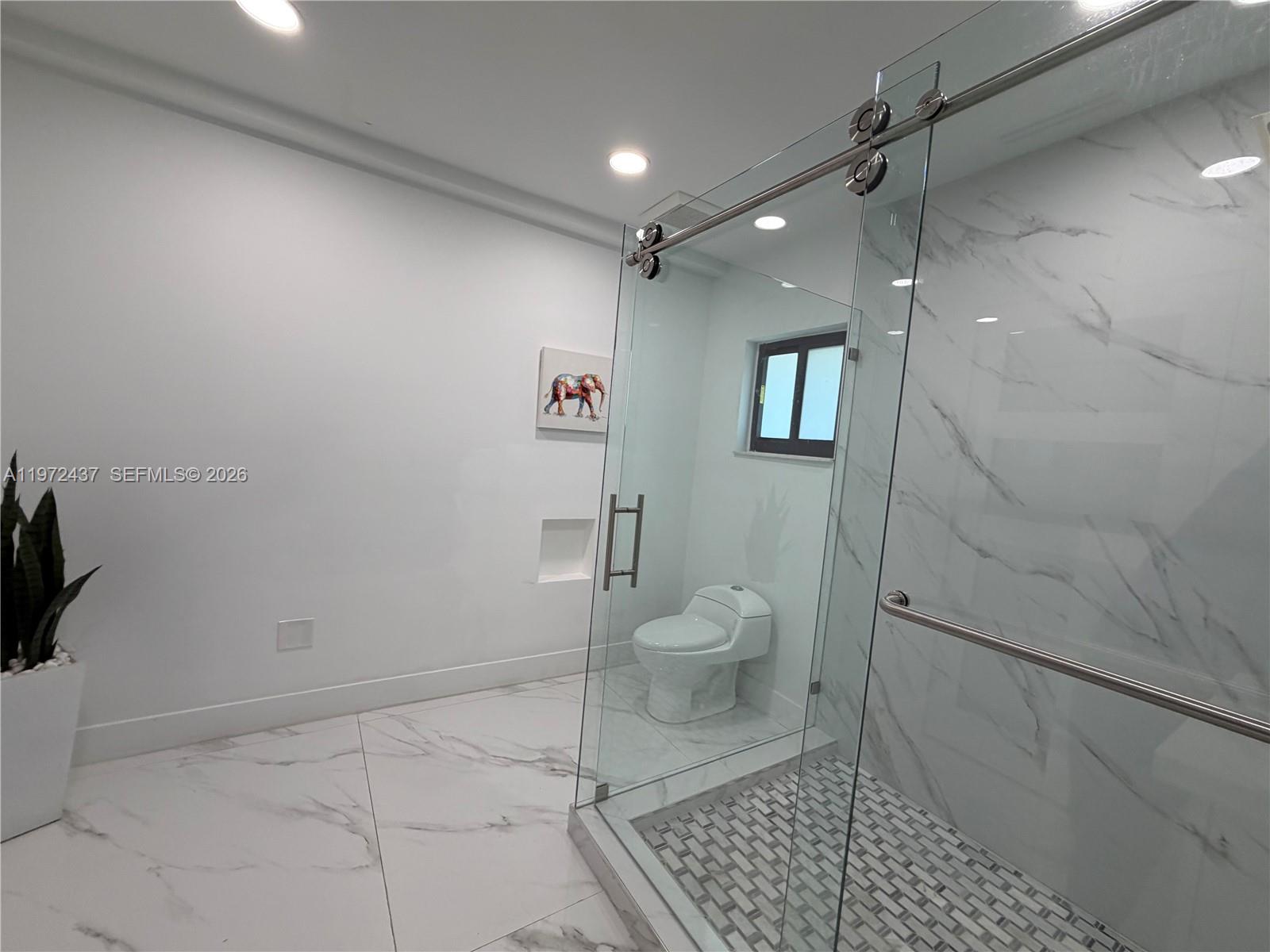 LIVE OAKS - Residential