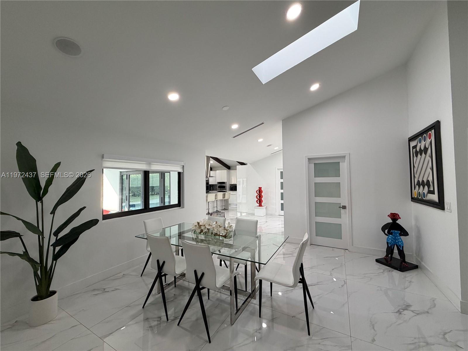 LIVE OAKS - Residential