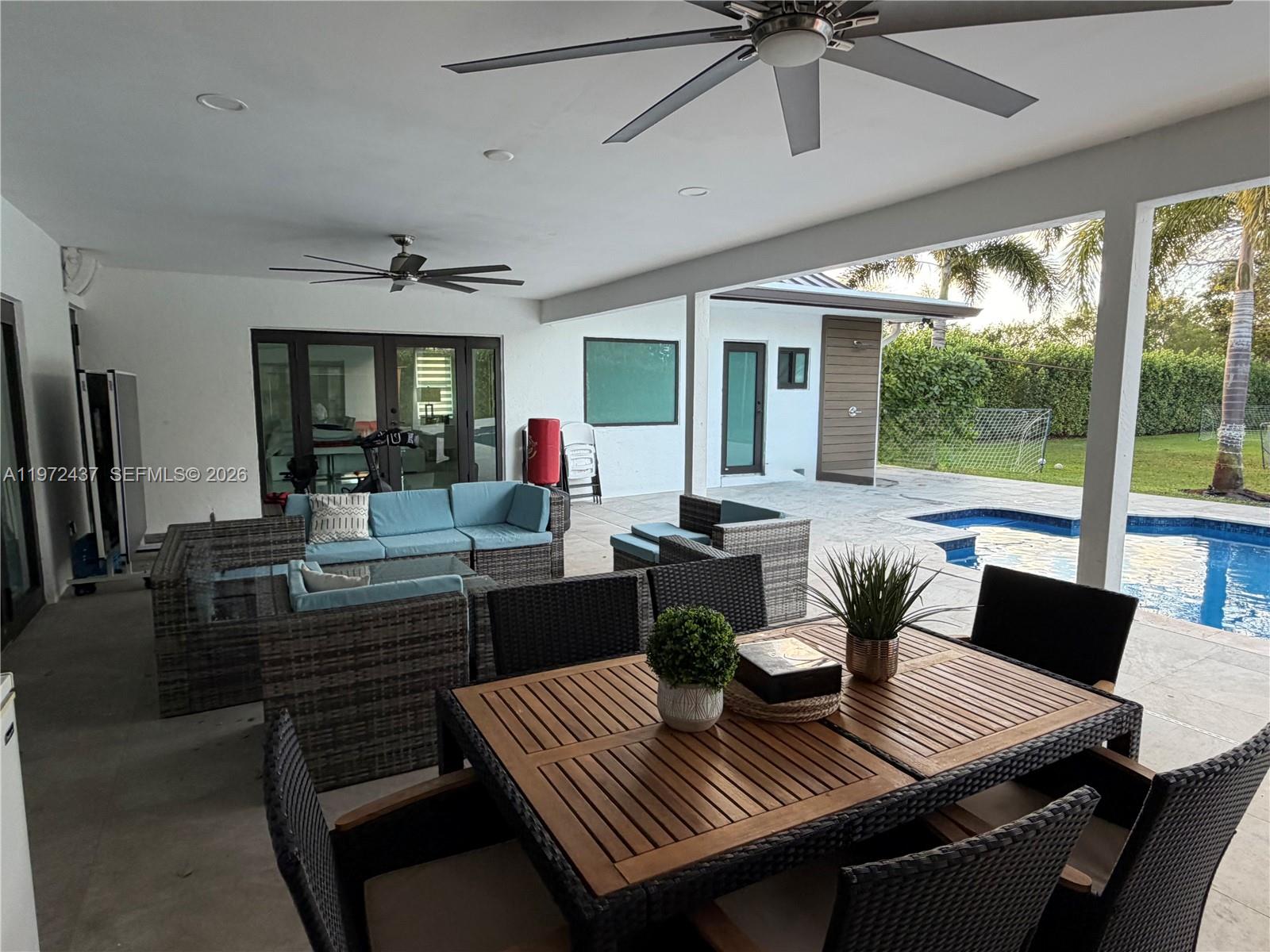 LIVE OAKS - Residential