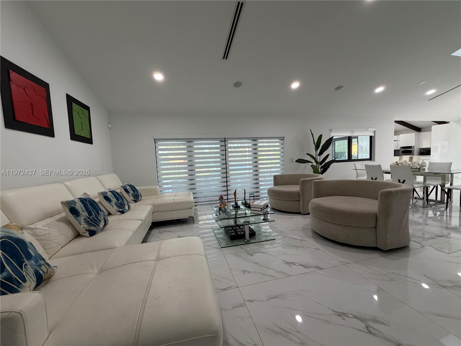 LIVE OAKS - Residential