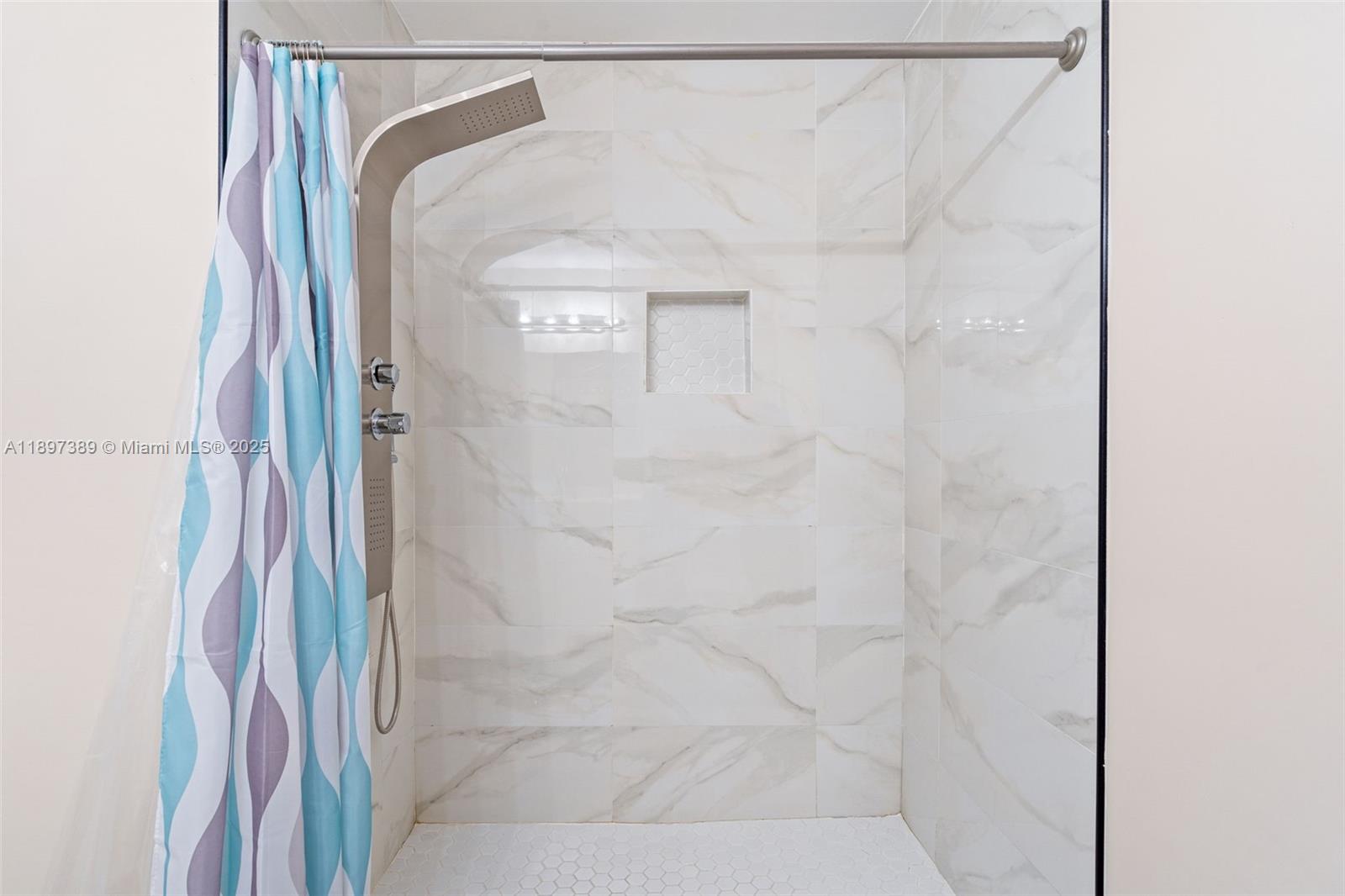 BRICKELL HAMMOCK UN 1 - Residential