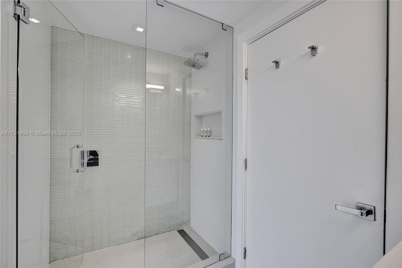 6080 COLLINS CONDO - Residential