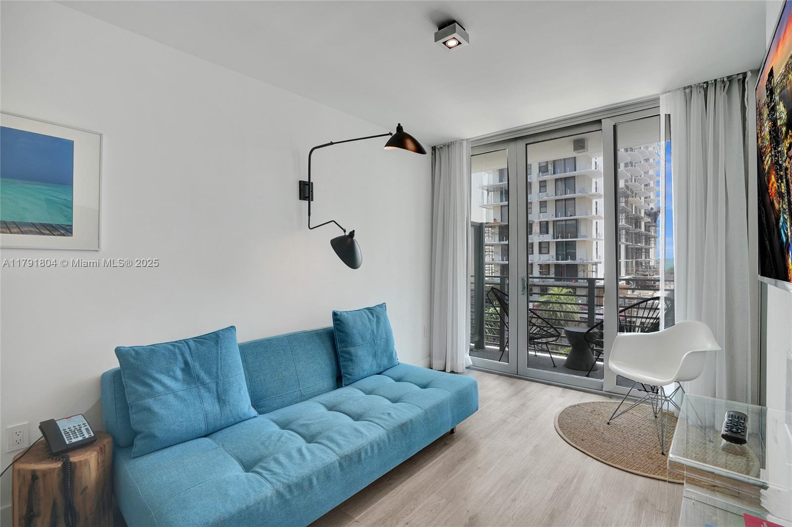 6080 Collins Ave 520