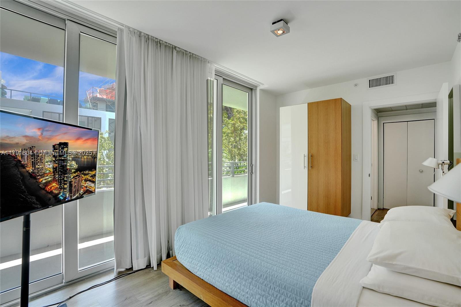 6080 COLLINS CONDO - Residential