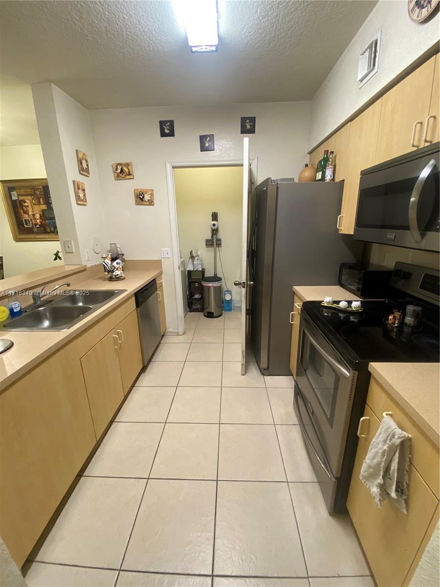 RESIDENCES OF BELMONT AT - Residential