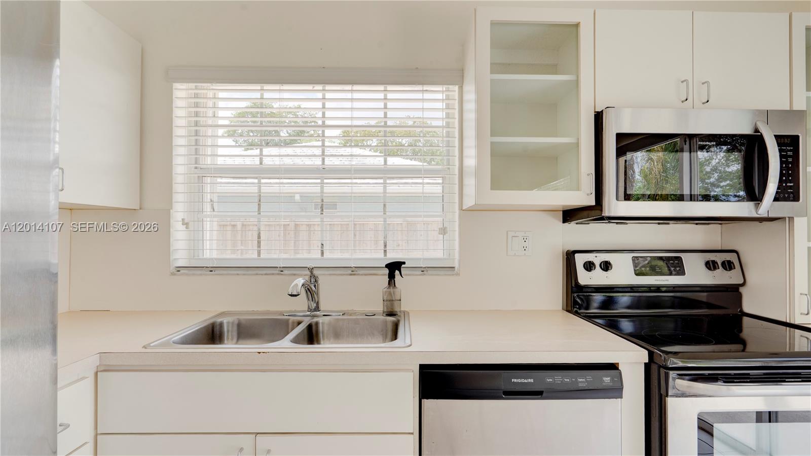 CORAL CREEK - Residential Lease