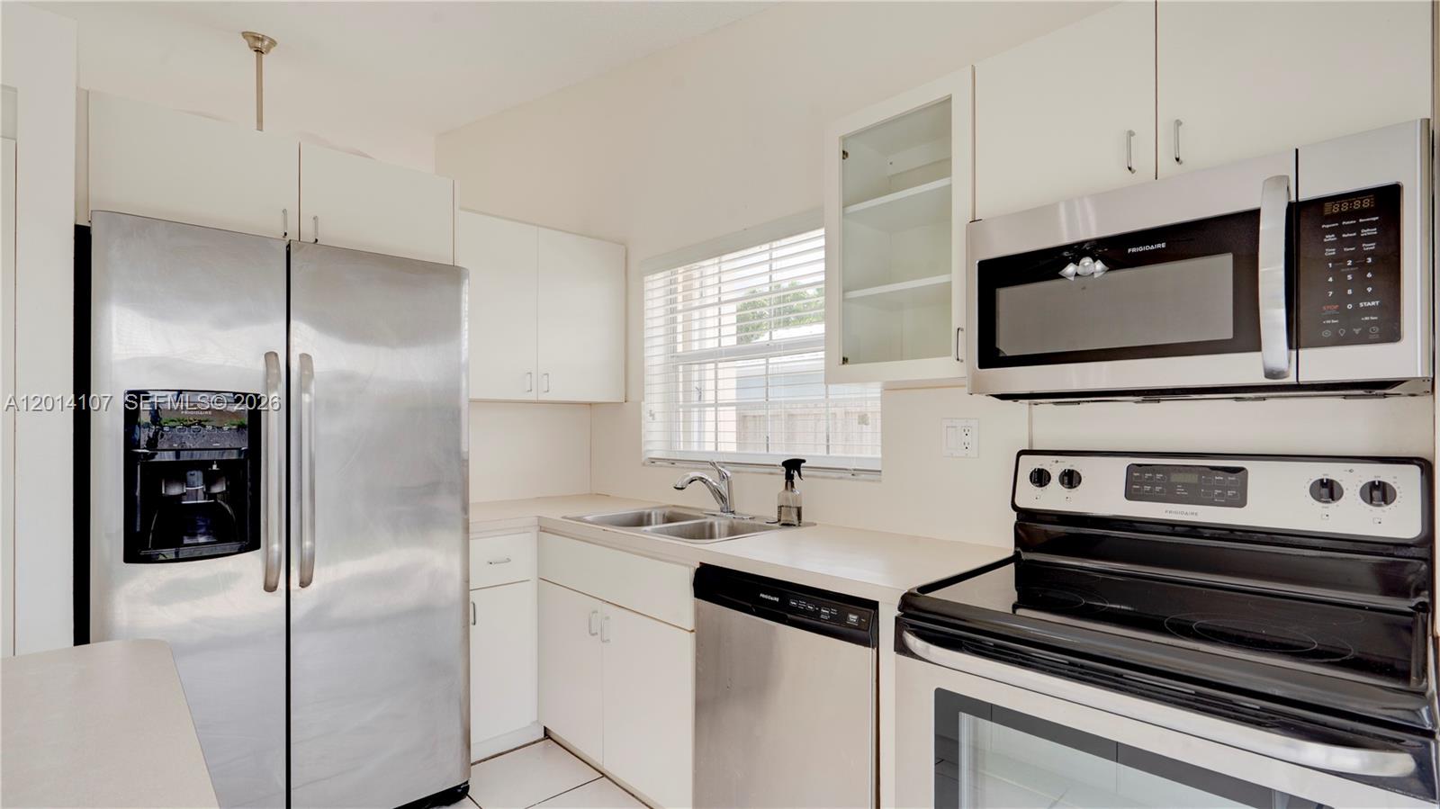 CORAL CREEK - Residential Lease