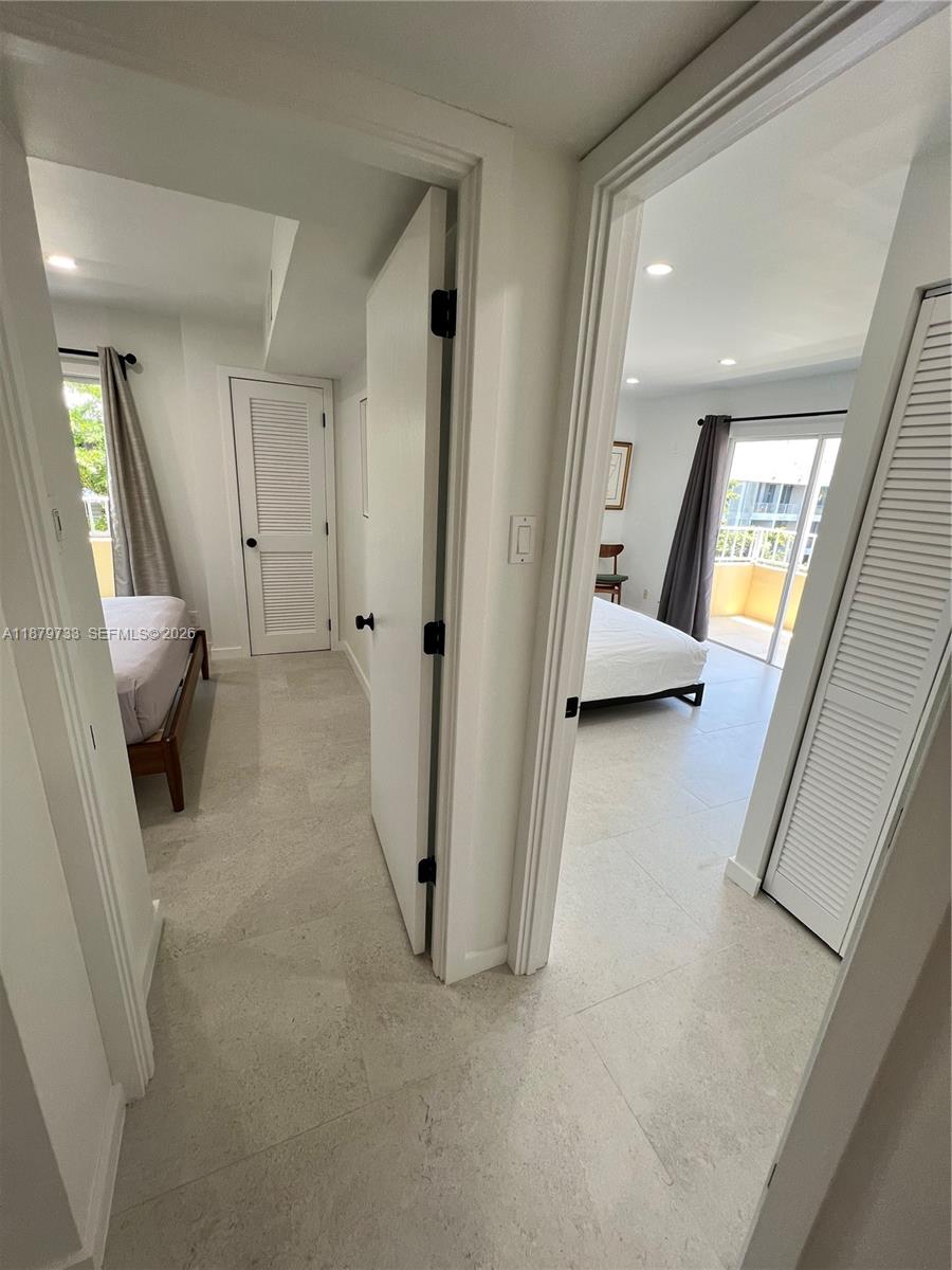 VIRGINIA OAKS CONDO - Residential