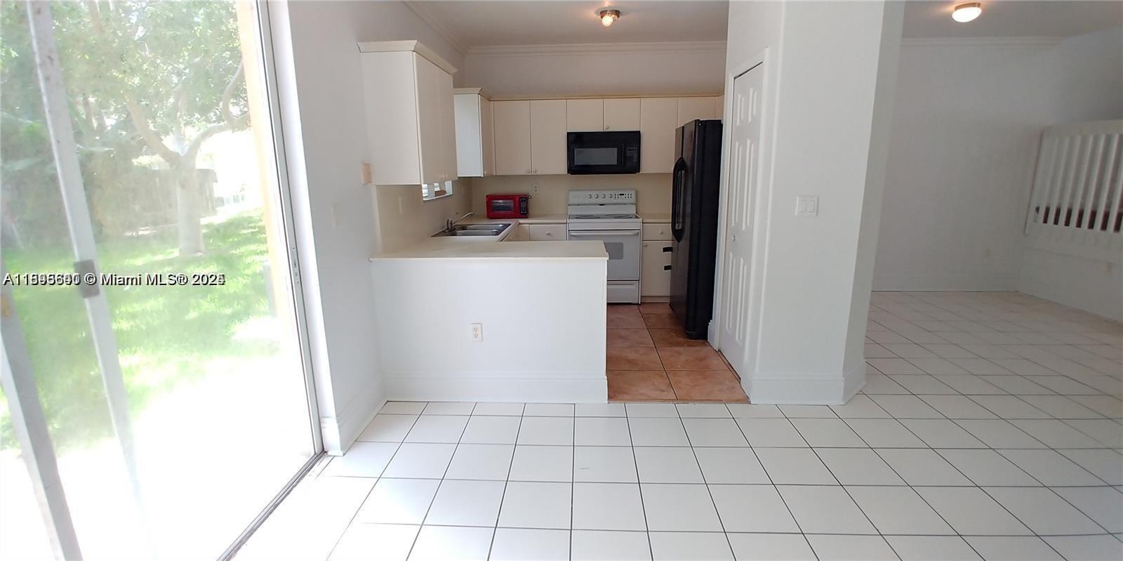 SHOMA TOWNHOMES AT KEYSCO - Residential Lease