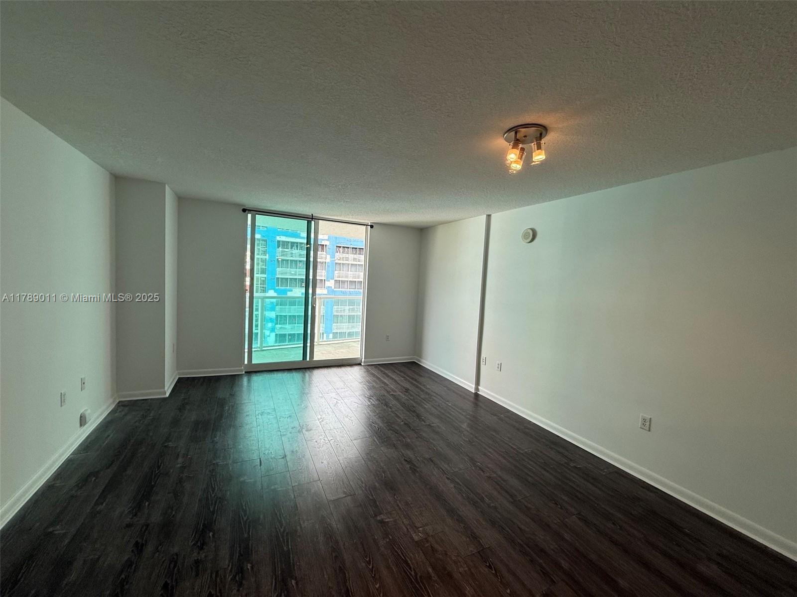 SKYLINE ON BRICKELL CONDO - Residential