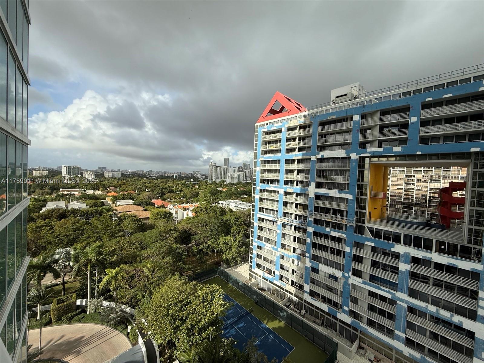SKYLINE ON BRICKELL CONDO - Residential