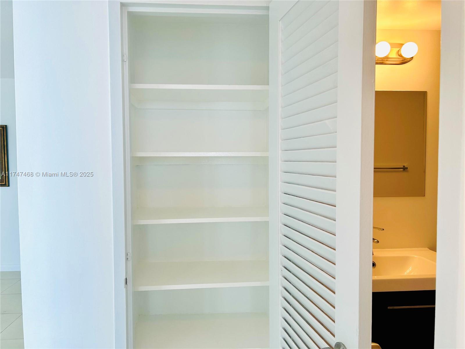 KENNEDY HOUSE CONDO - Residential