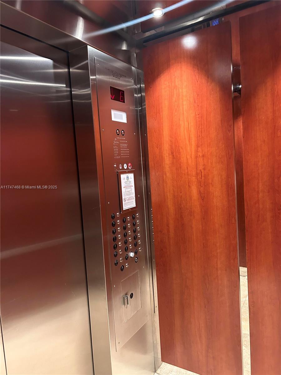 KENNEDY HOUSE CONDO - Residential