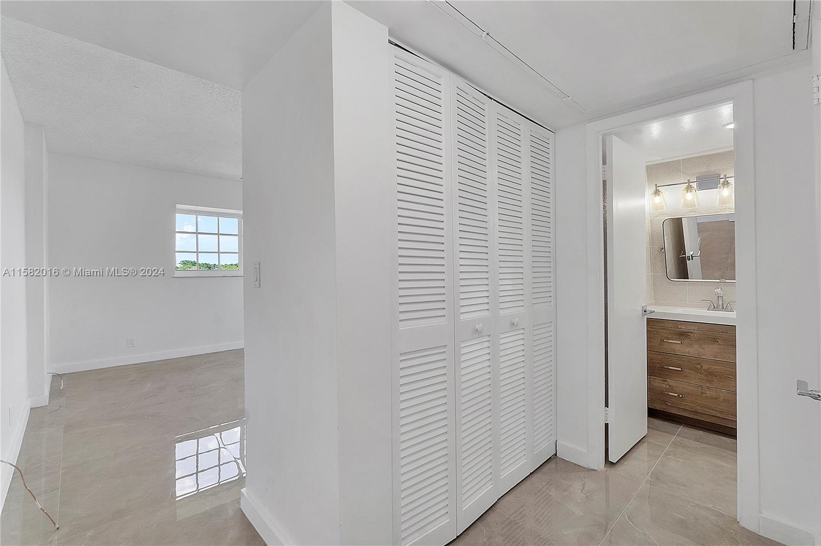 BRIARWOOD CLUB CONDO 2 - Residential