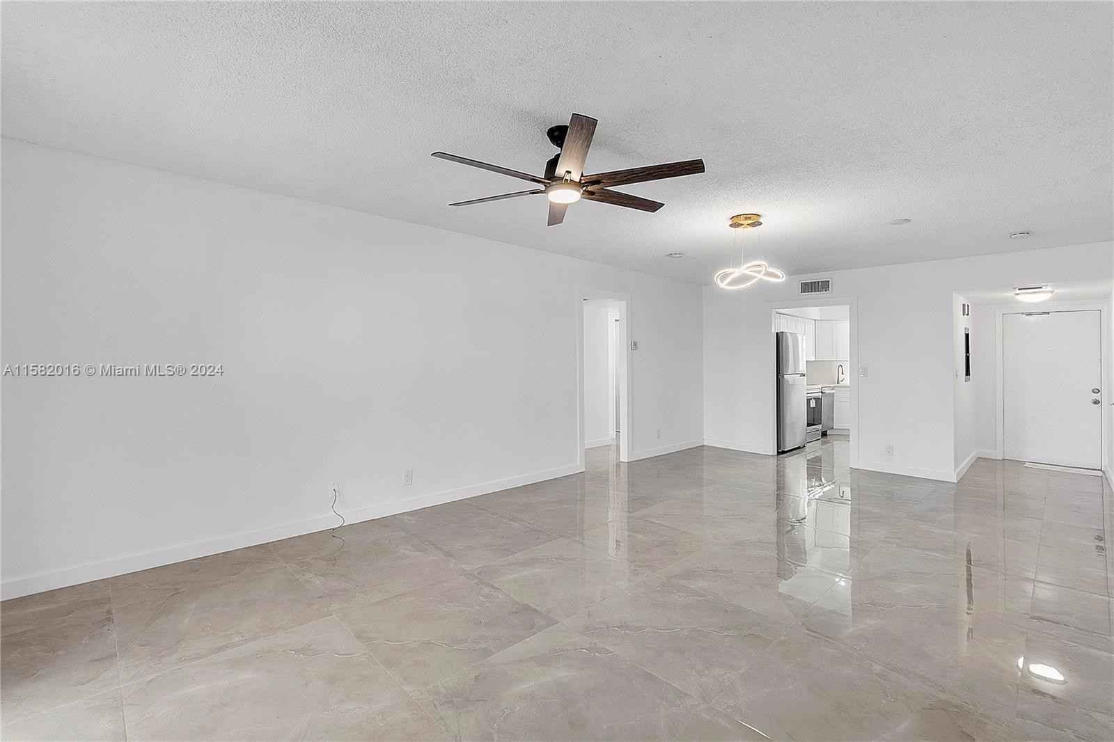 BRIARWOOD CLUB CONDO 2 - Residential