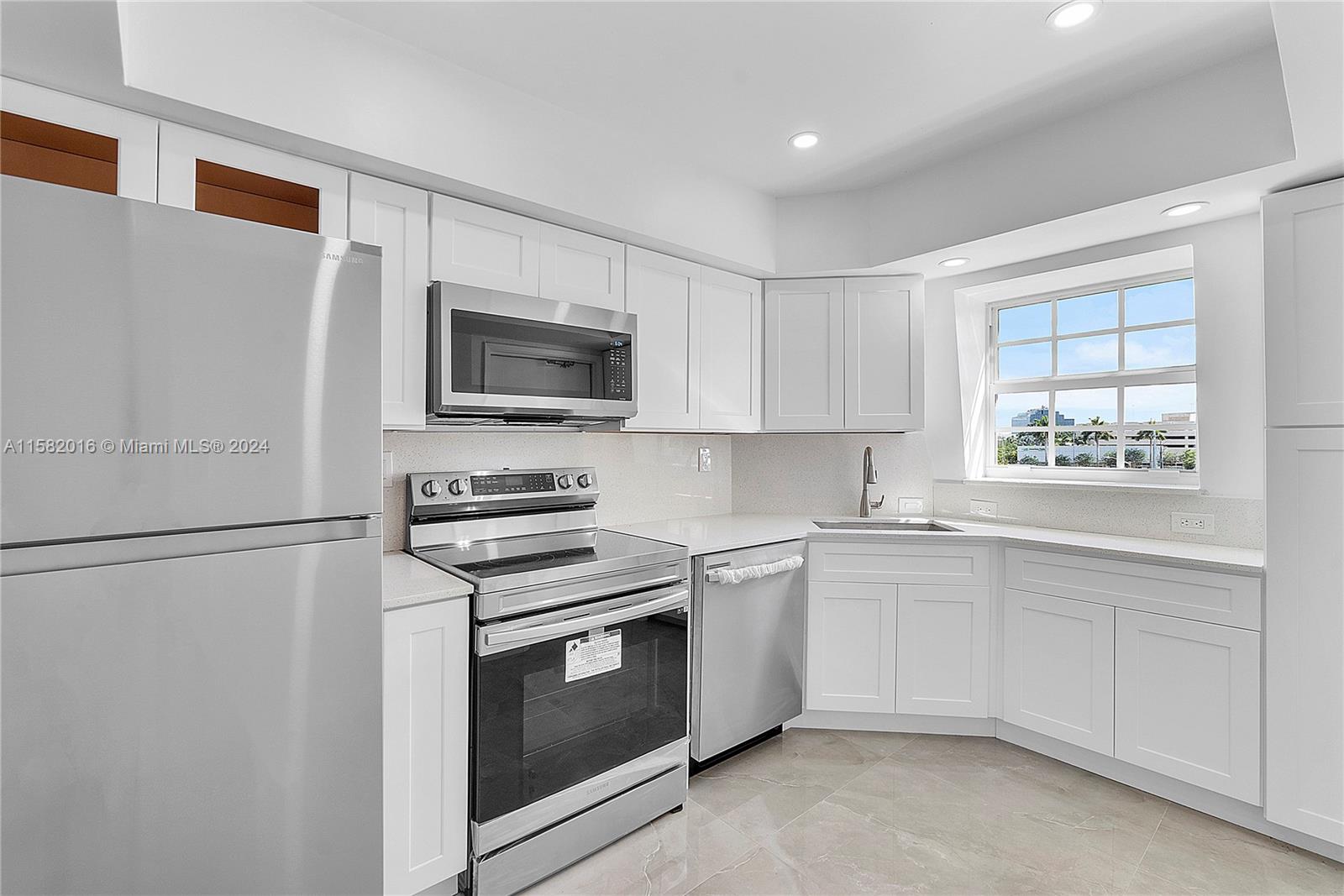 BRIARWOOD CLUB CONDO 2 - Residential