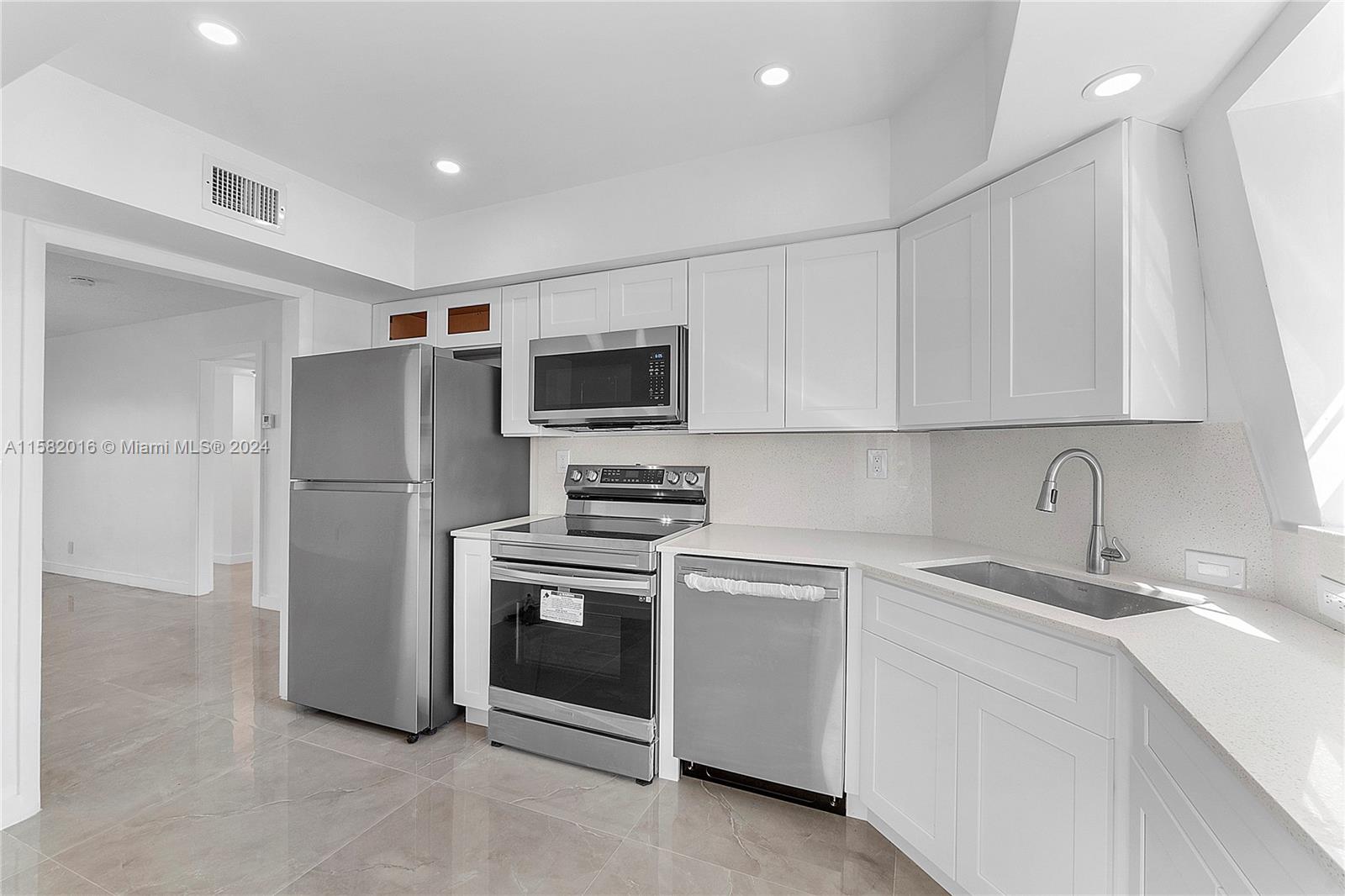 BRIARWOOD CLUB CONDO 2 - Residential