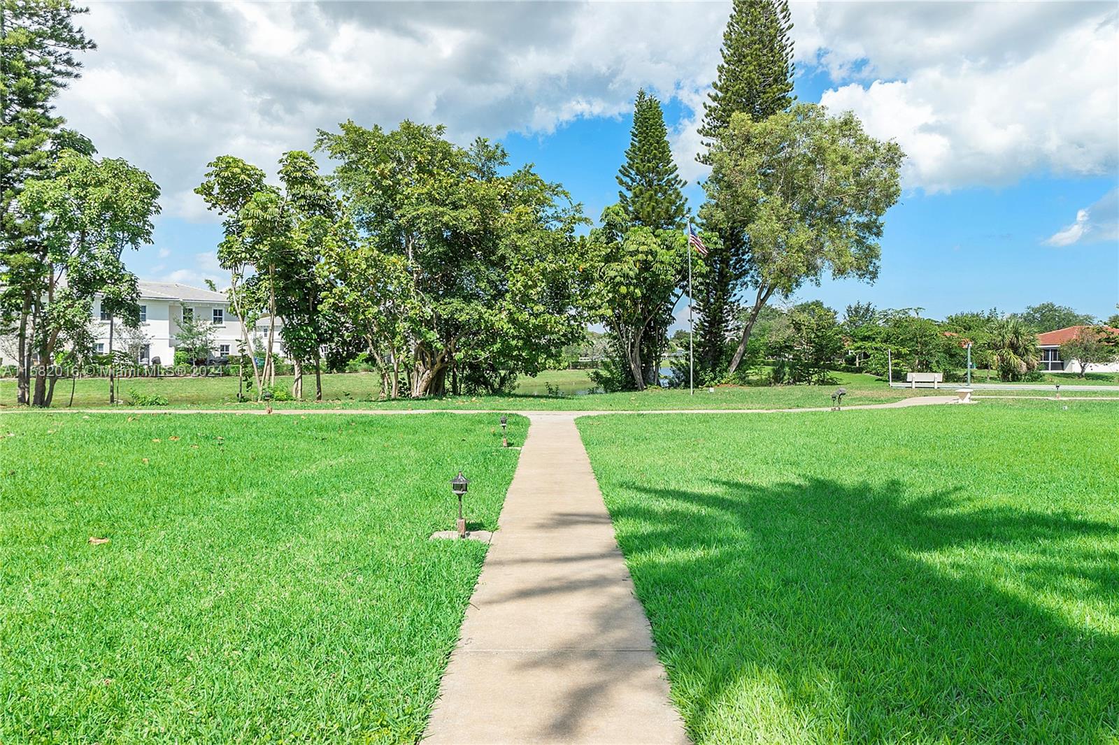 BRIARWOOD CLUB CONDO 2 - Residential