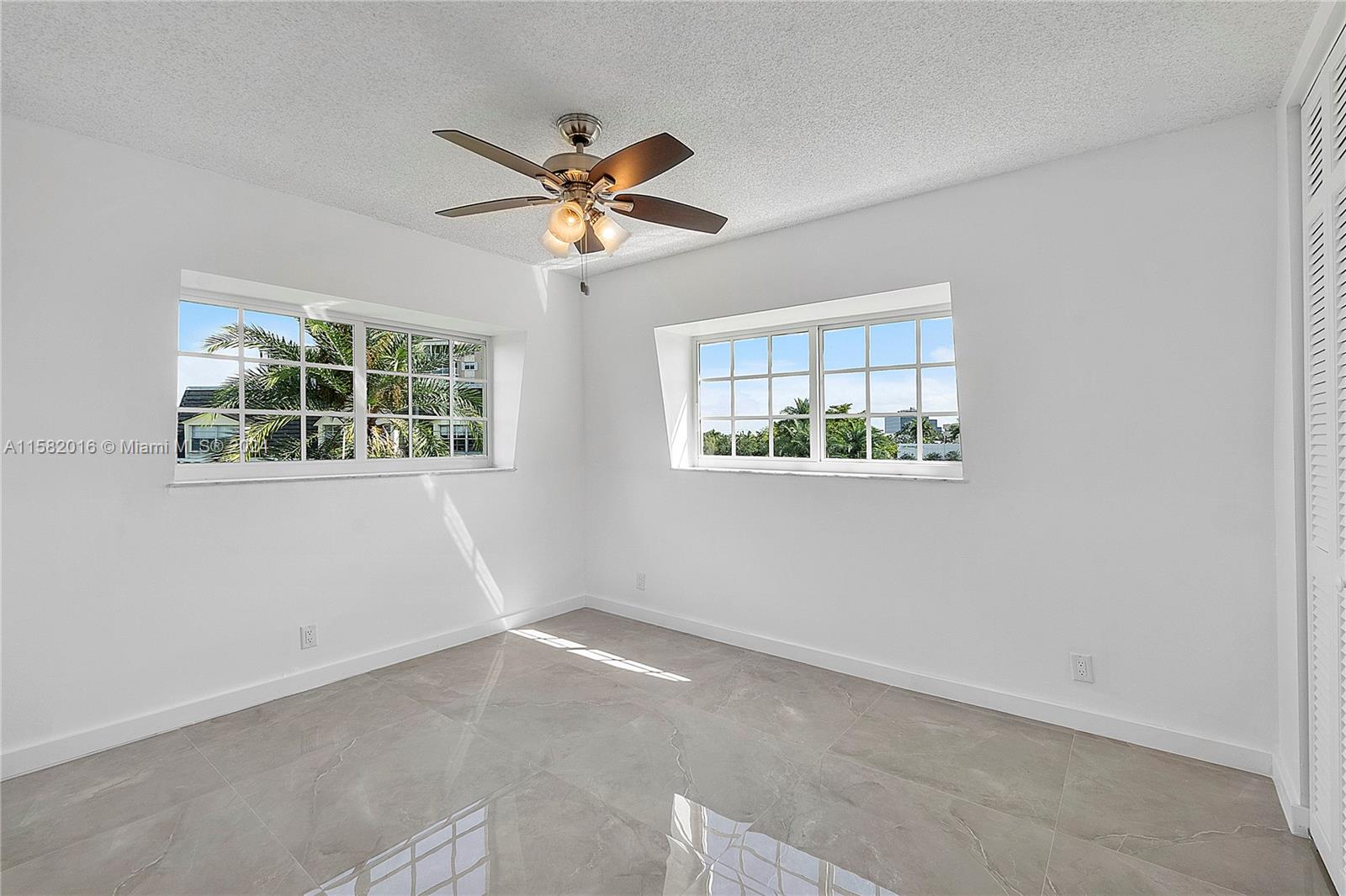 BRIARWOOD CLUB CONDO 2 - Residential