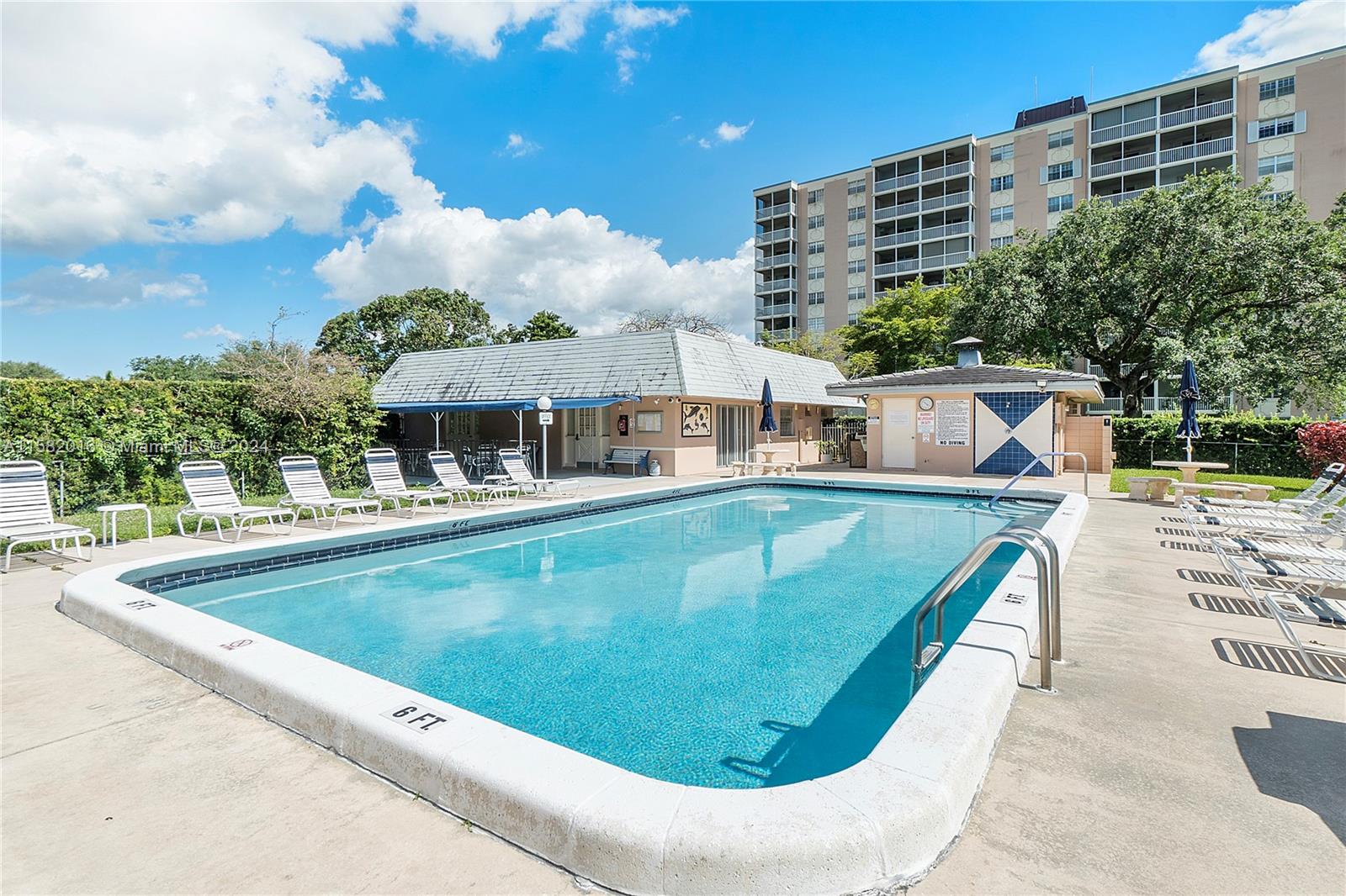 BRIARWOOD CLUB CONDO 2 - Residential