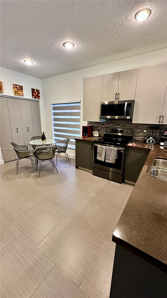POD 12 AT MONARCH LAKES - Residential