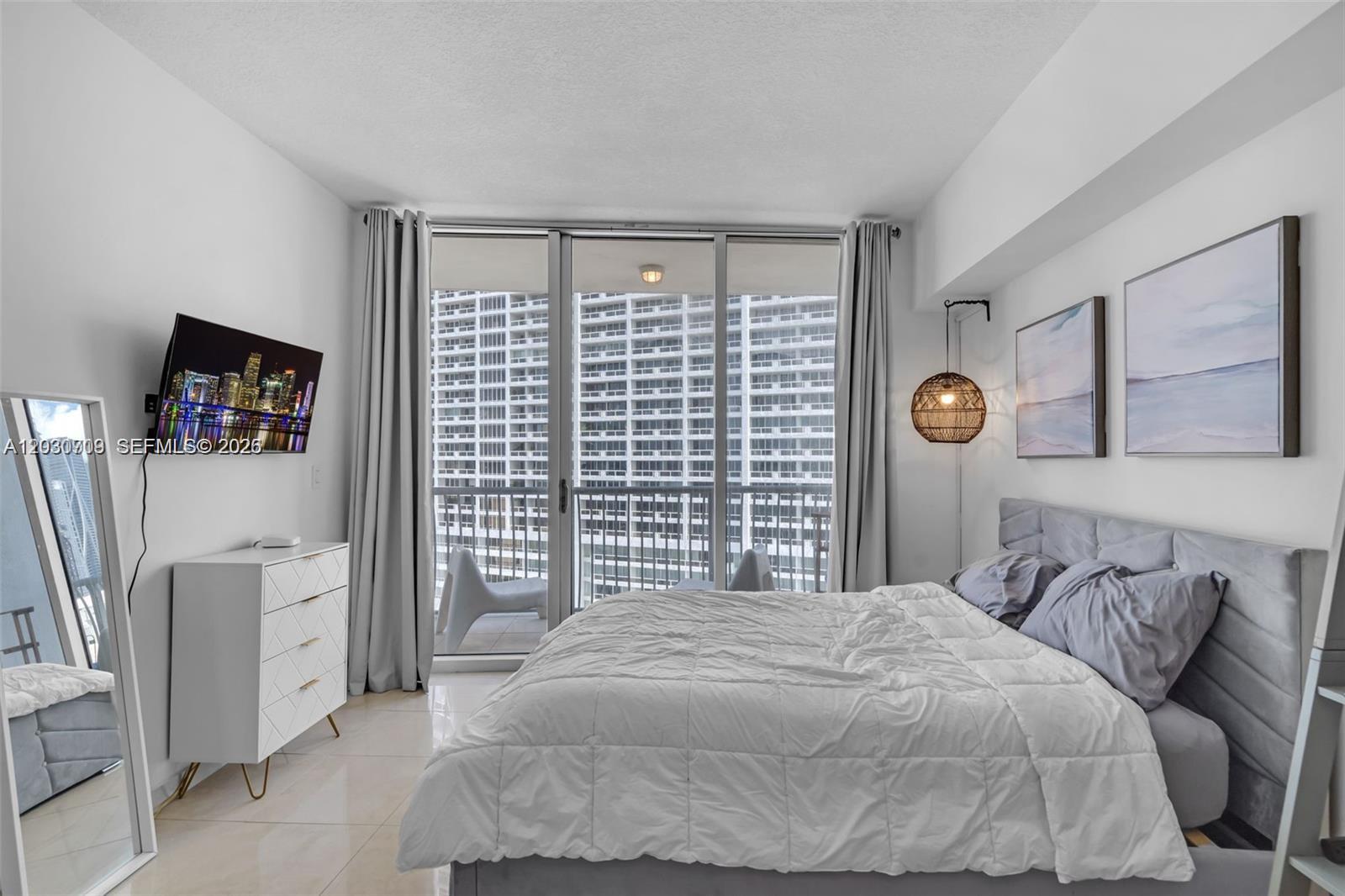 1750 N Bayshore Dr 1204