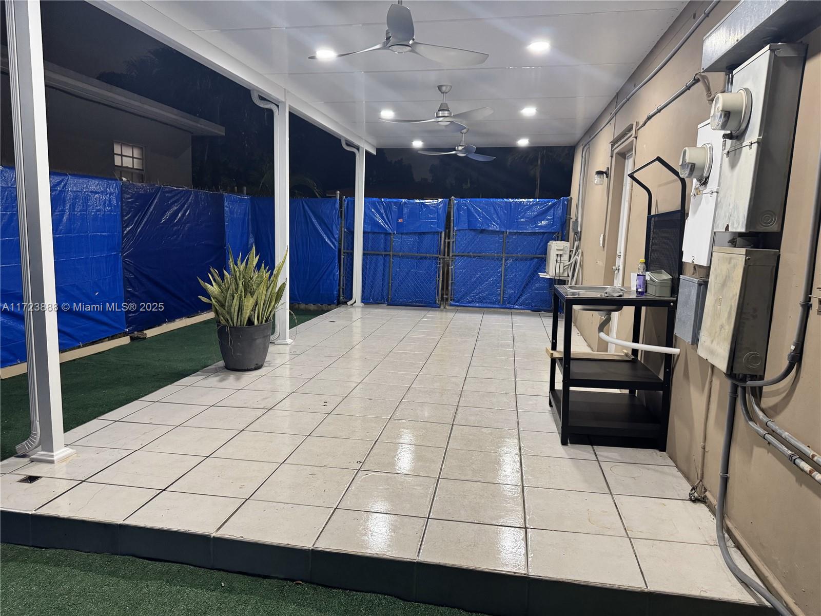 Rental Property at 3400 Sw 25th St 1, Miami, Broward County, Florida - Bedrooms: 1 
Bathrooms: 1  - $1,600 MO.