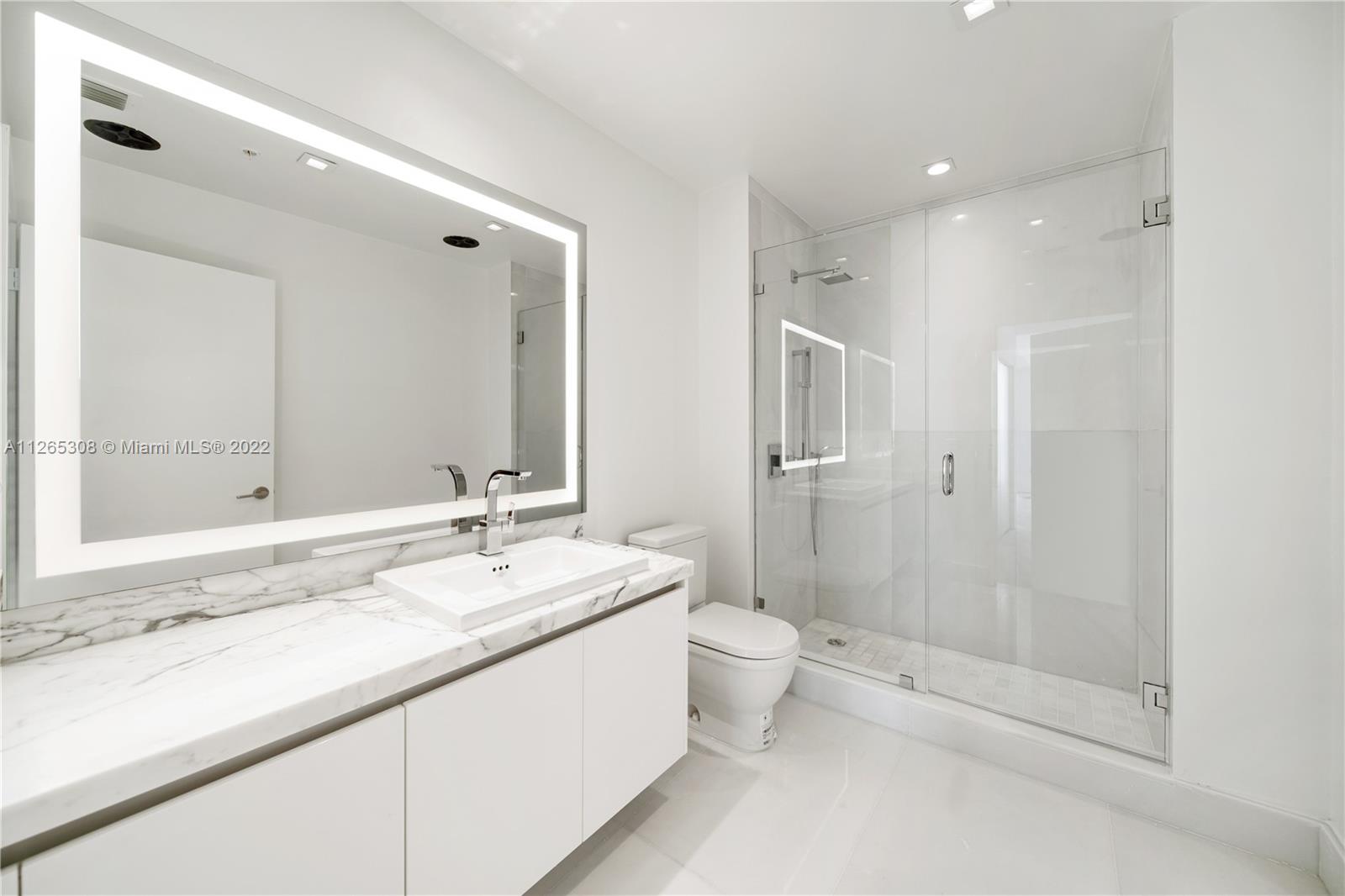 PARQUE TOWERS CONDO - Residential