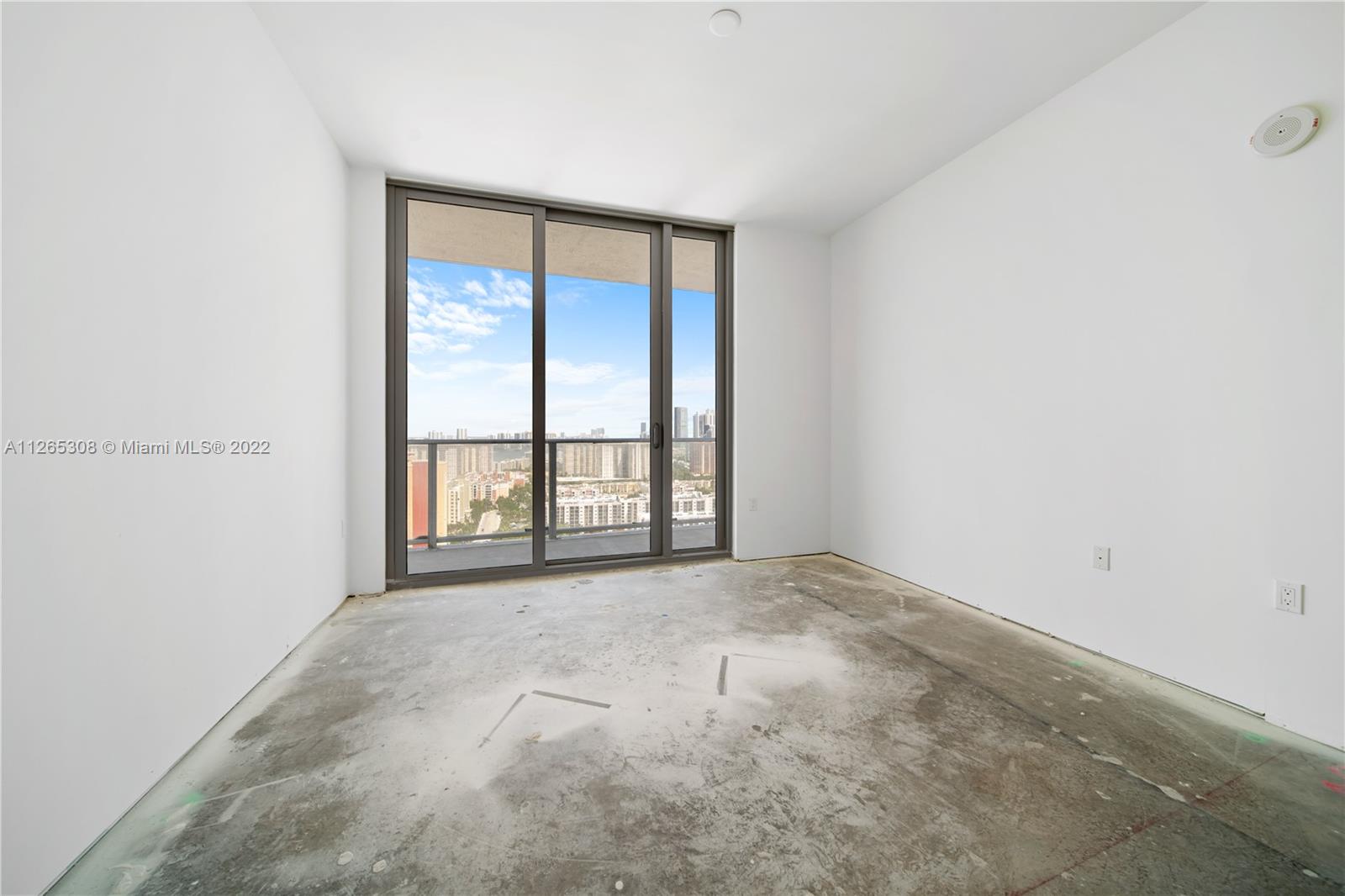 PARQUE TOWERS CONDO - Residential