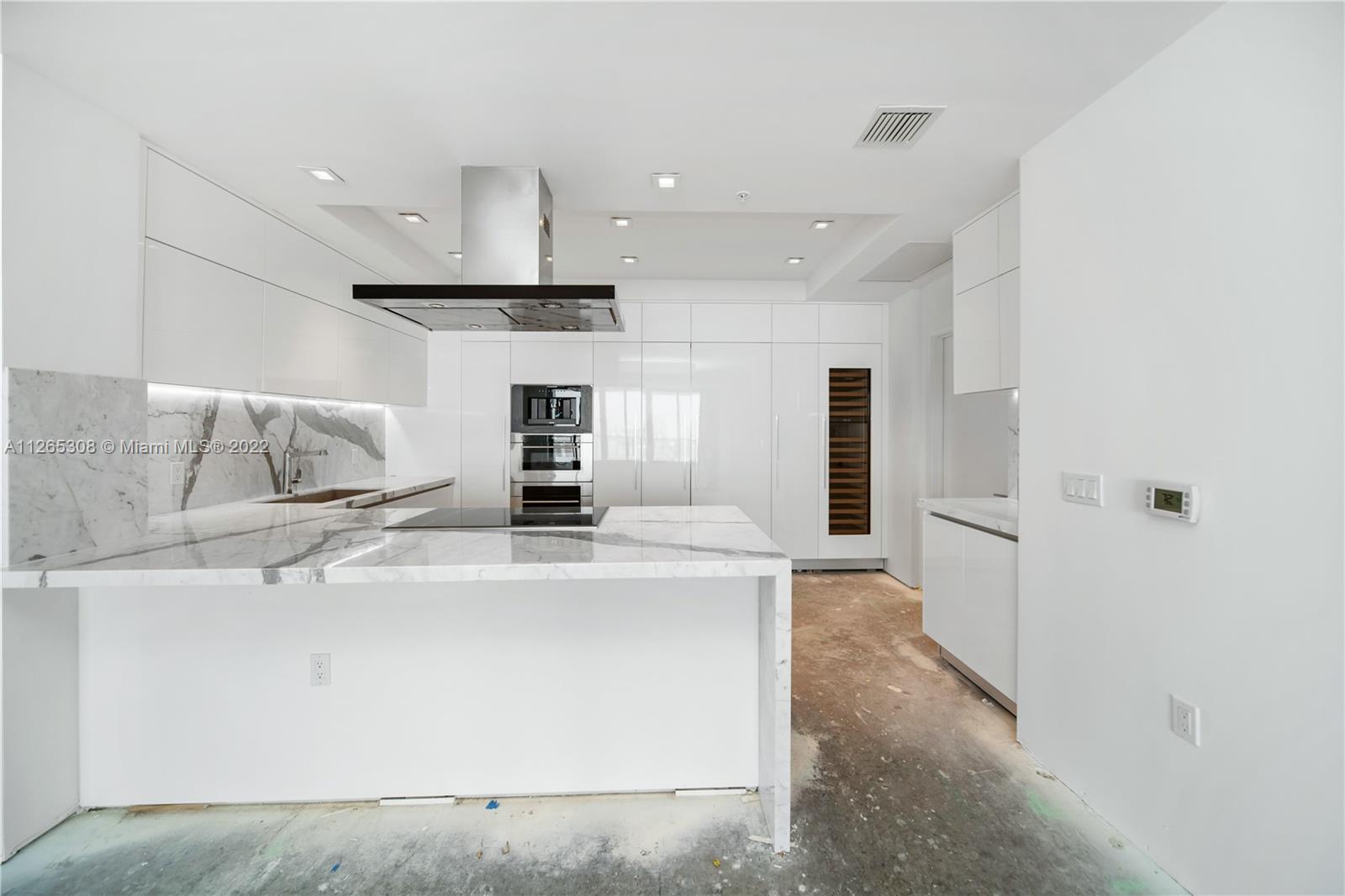 PARQUE TOWERS CONDO - Residential