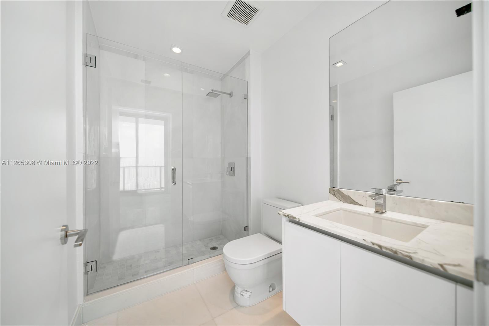 PARQUE TOWERS CONDO - Residential