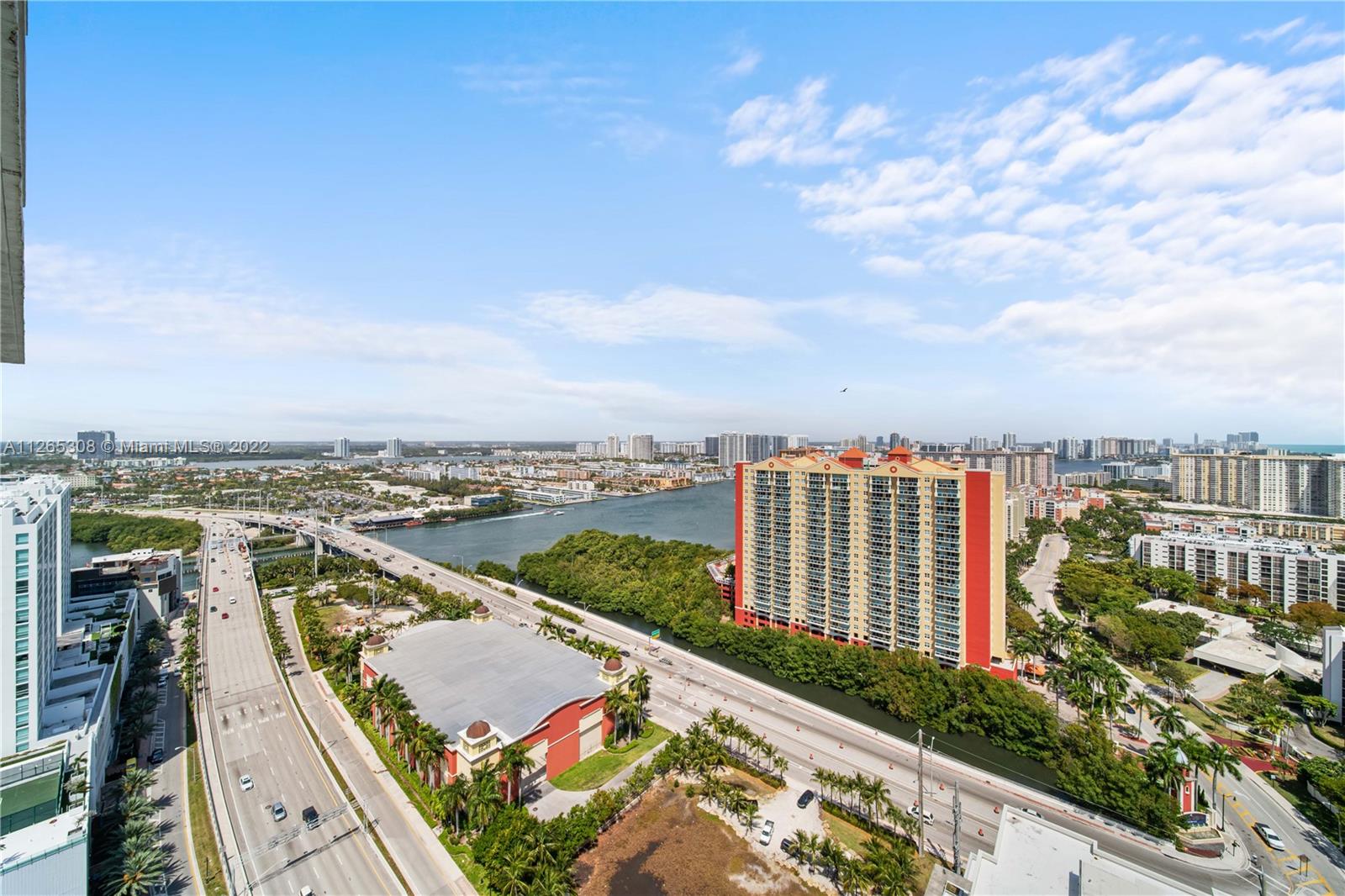 PARQUE TOWERS CONDO - Residential