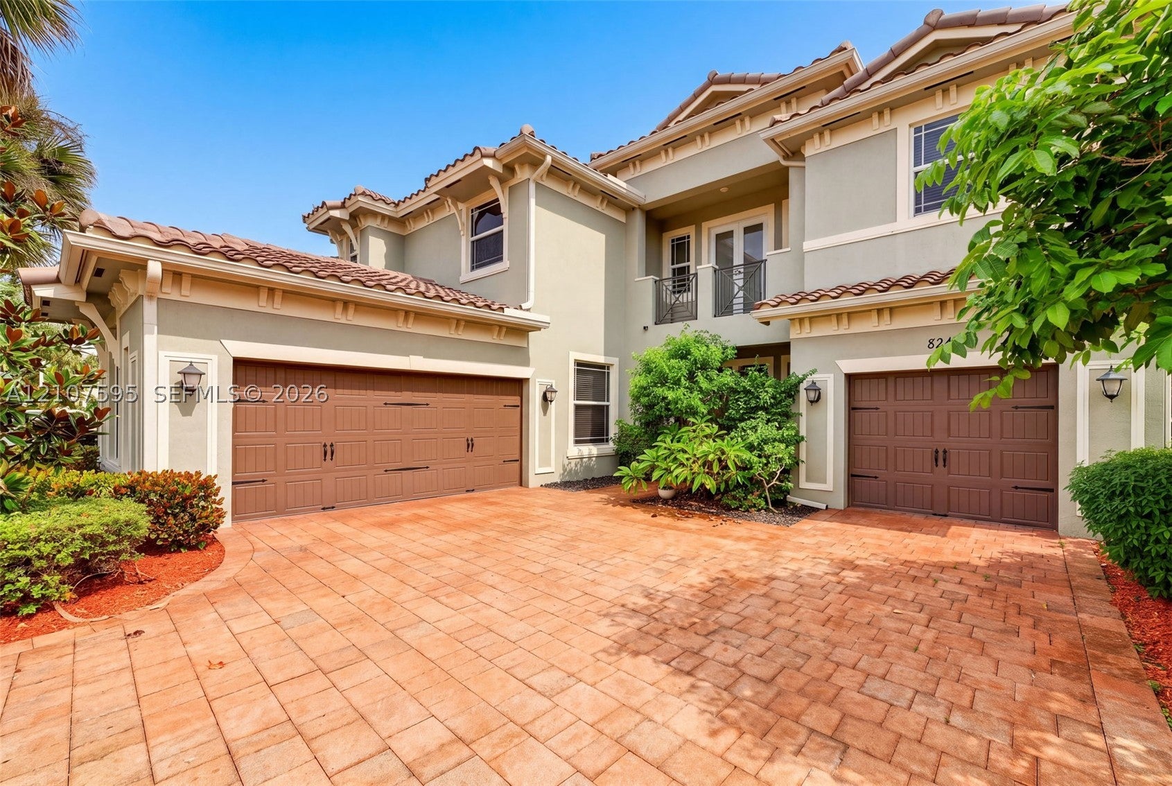 8960 Lakeview Pl