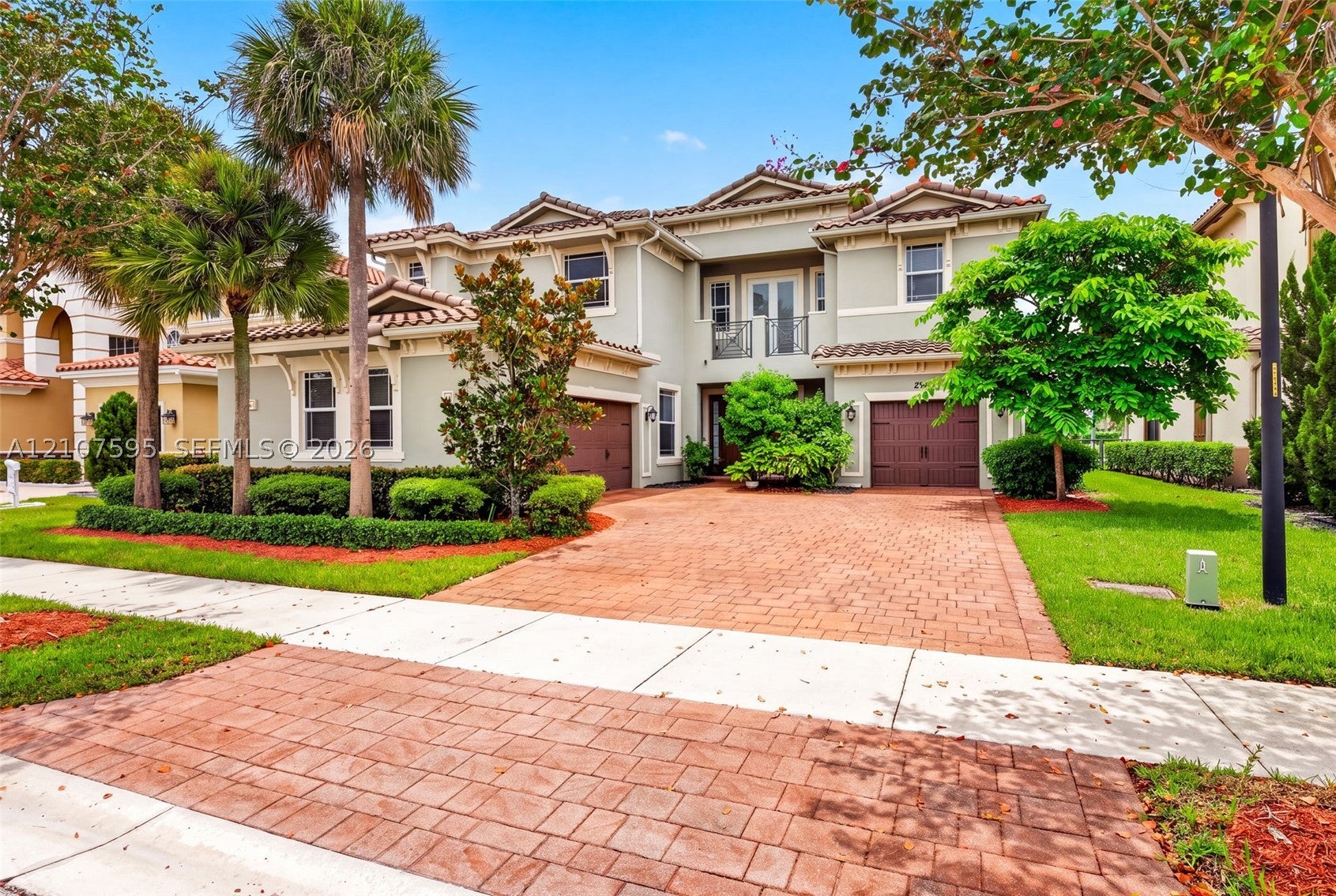 8960 Lakeview Pl