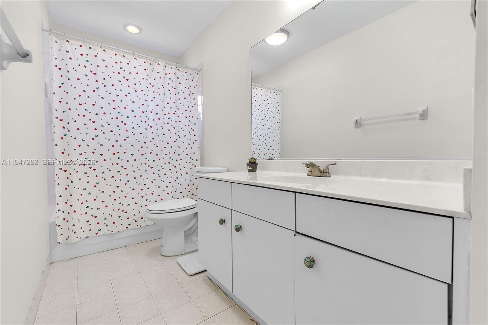 TURTLE RUN AT LAKES OF PA - Residential