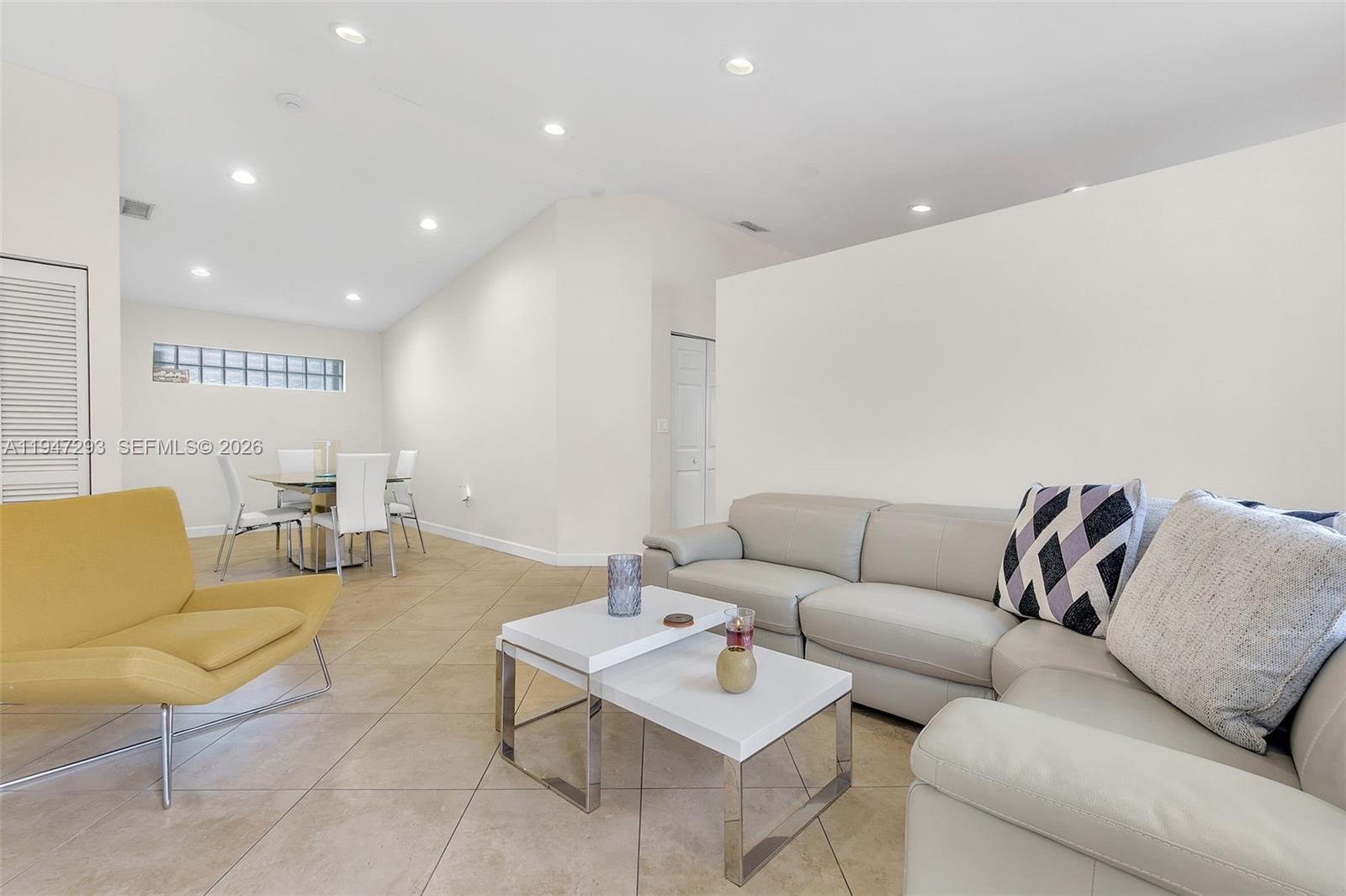 TURTLE RUN AT LAKES OF PA - Residential