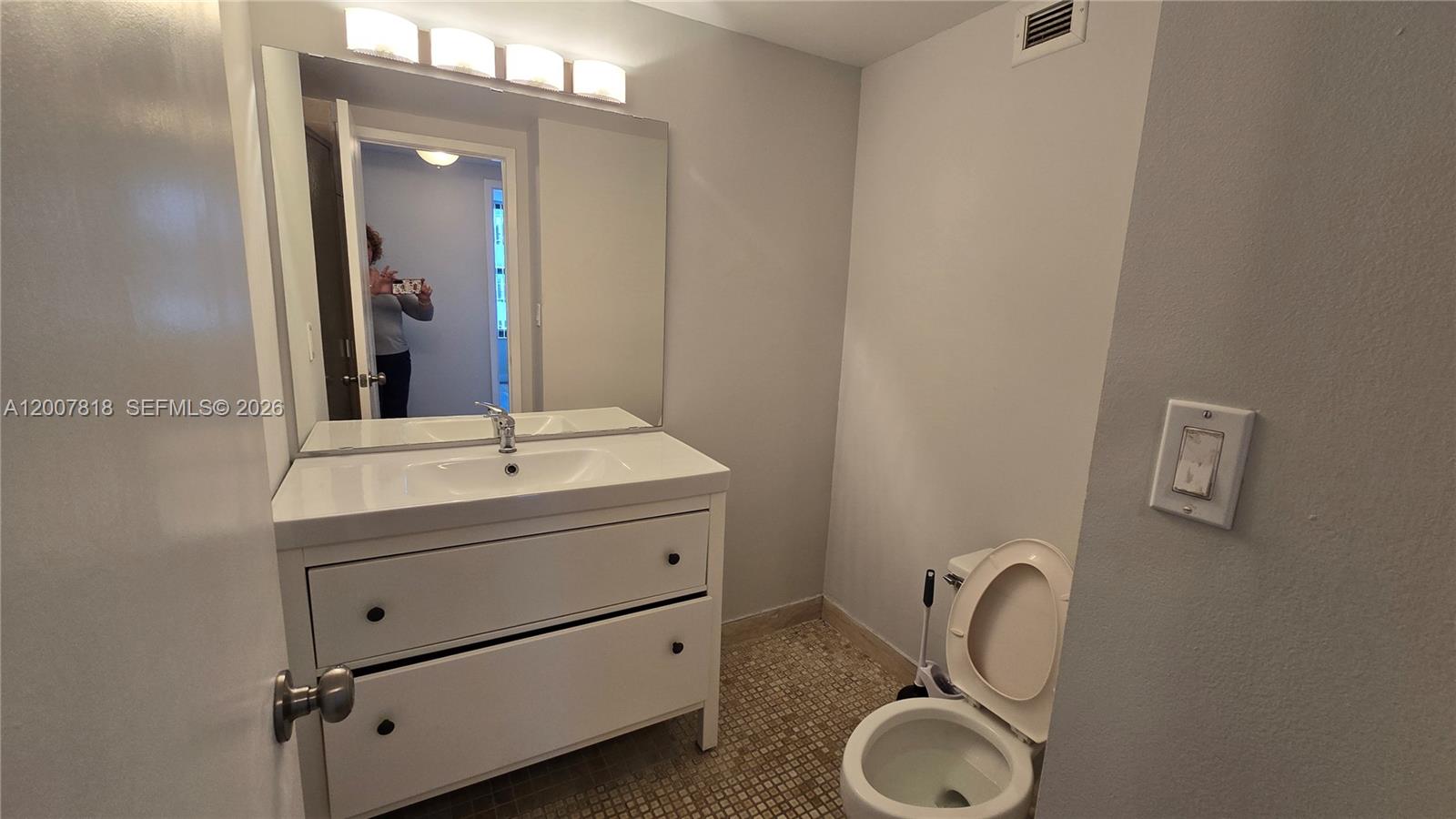 OLYMPUS CONDO PHASE C - Residential