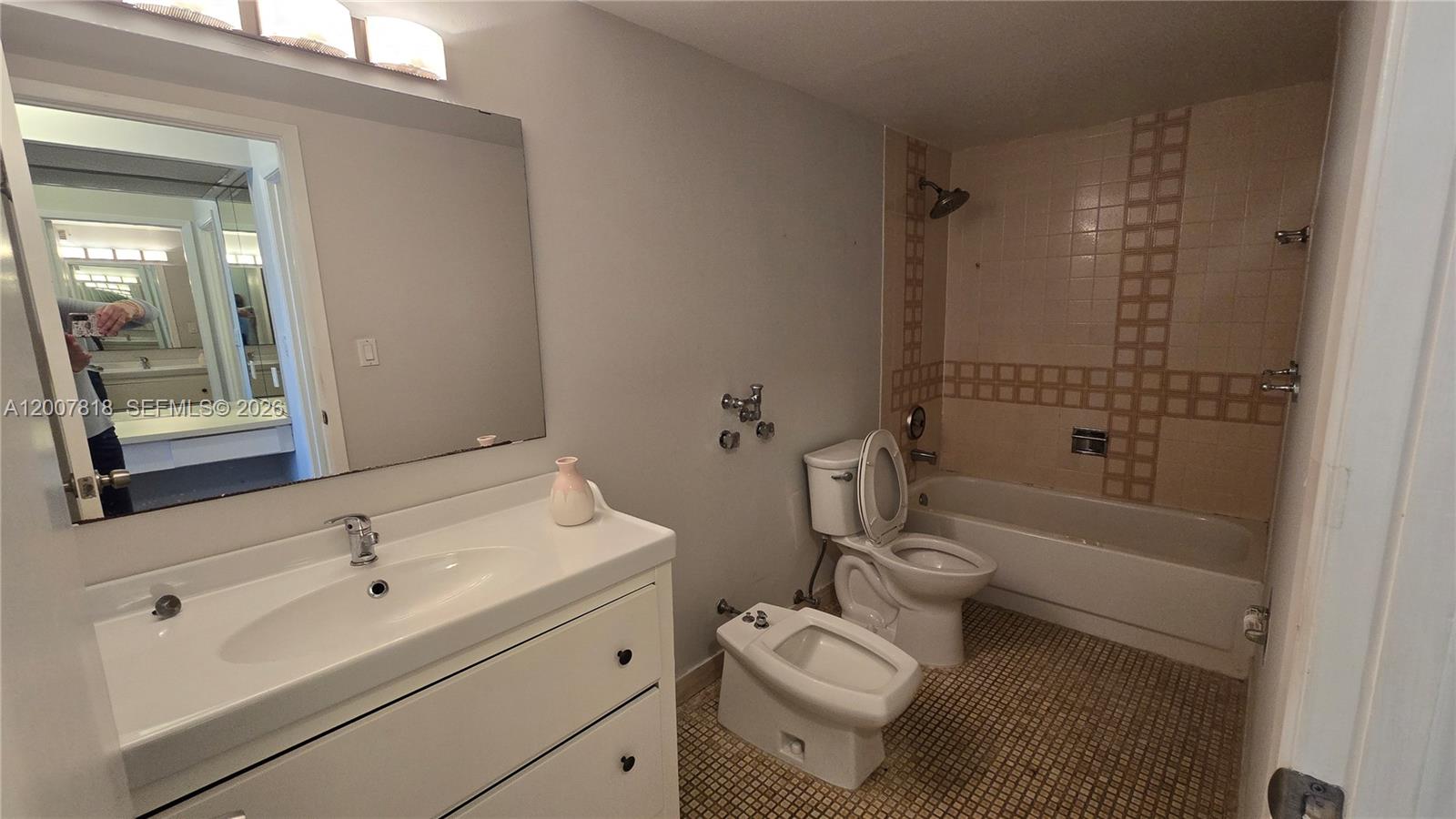 OLYMPUS CONDO PHASE C - Residential