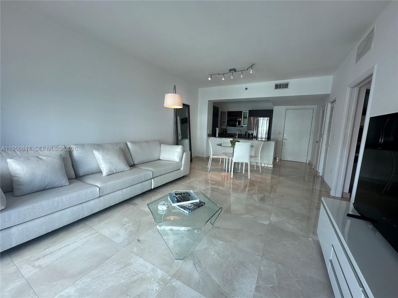 950 Brickell Bay Dr 1402