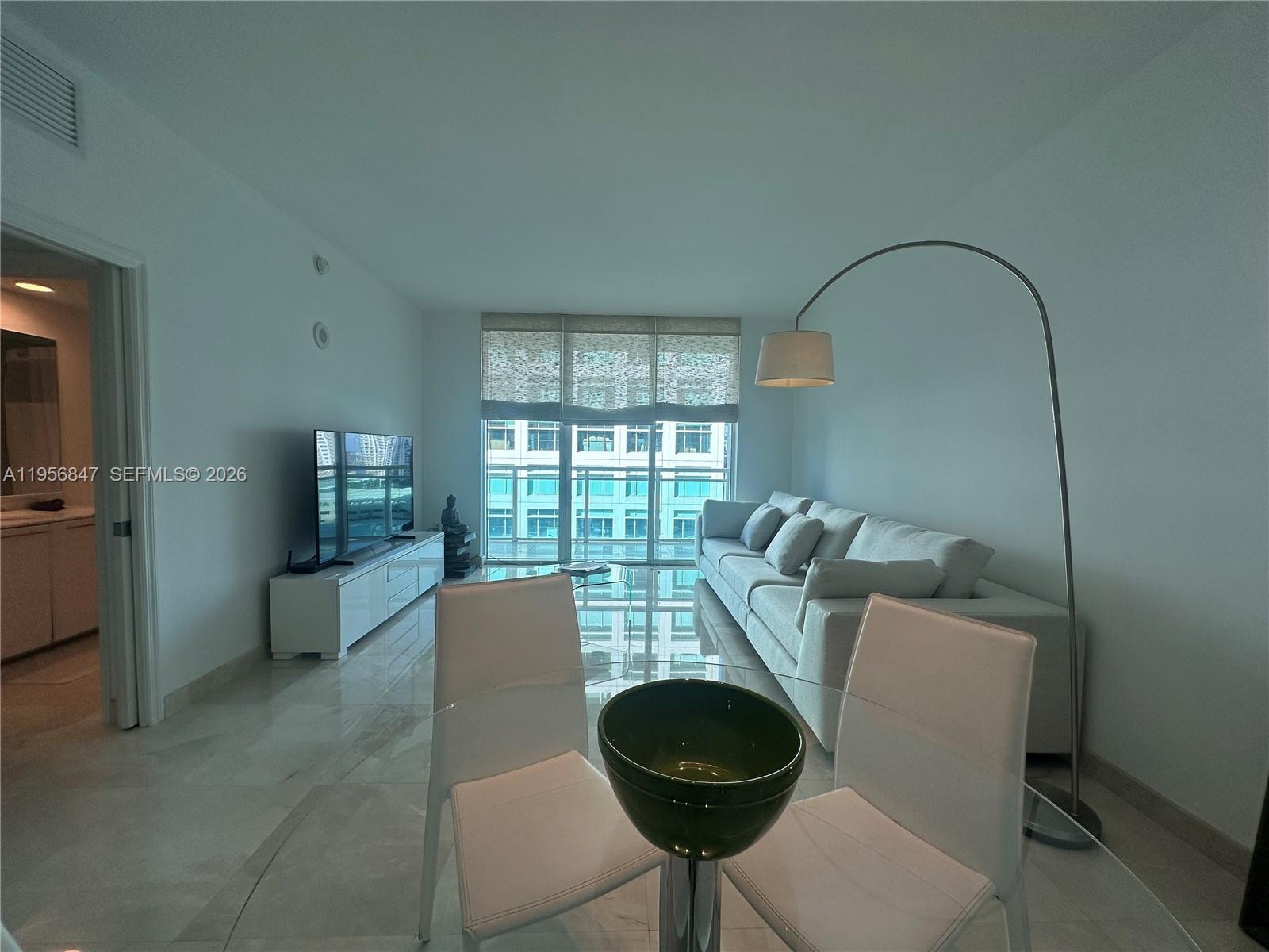 950 Brickell Bay Dr 1402