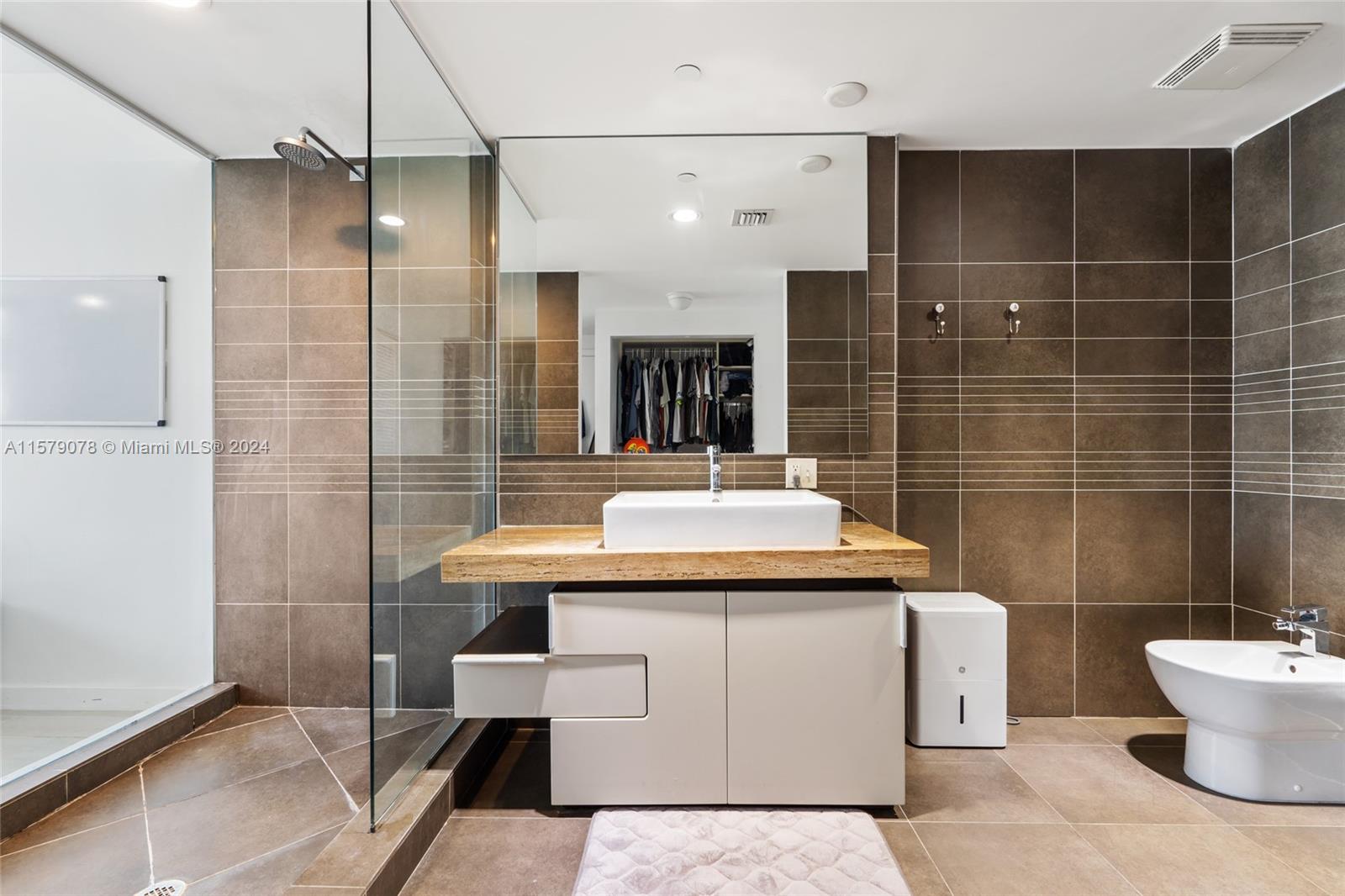 ARTEPARK NORTH CONDO - Residential